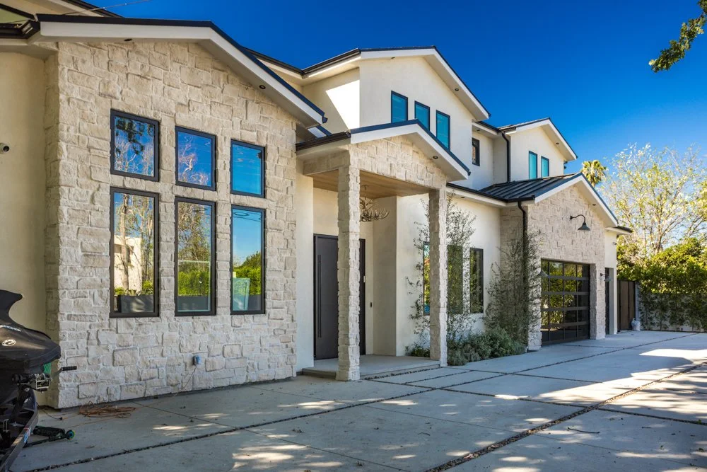 Green Court-Woodland HillsCA-natural-light-photography-studio-lifestyle-photoshoot-location--10.jpg