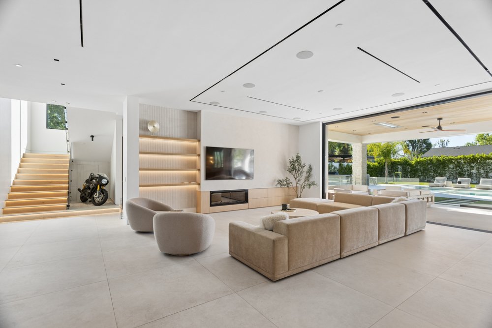 Green Court-Woodland HillsCA-natural-light-photography-studio-lifestyle-photoshoot-location--15.jpg