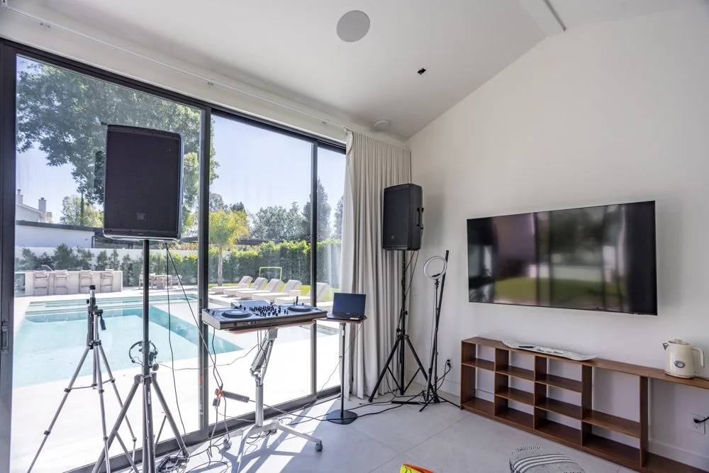 Green Court-Woodland HillsCA-natural-light-photography-studio-lifestyle-photoshoot-location--27.jpg