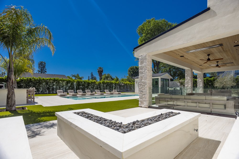 Green Court-Woodland HillsCA-natural-light-photography-studio-lifestyle-photoshoot-location--41.jpg