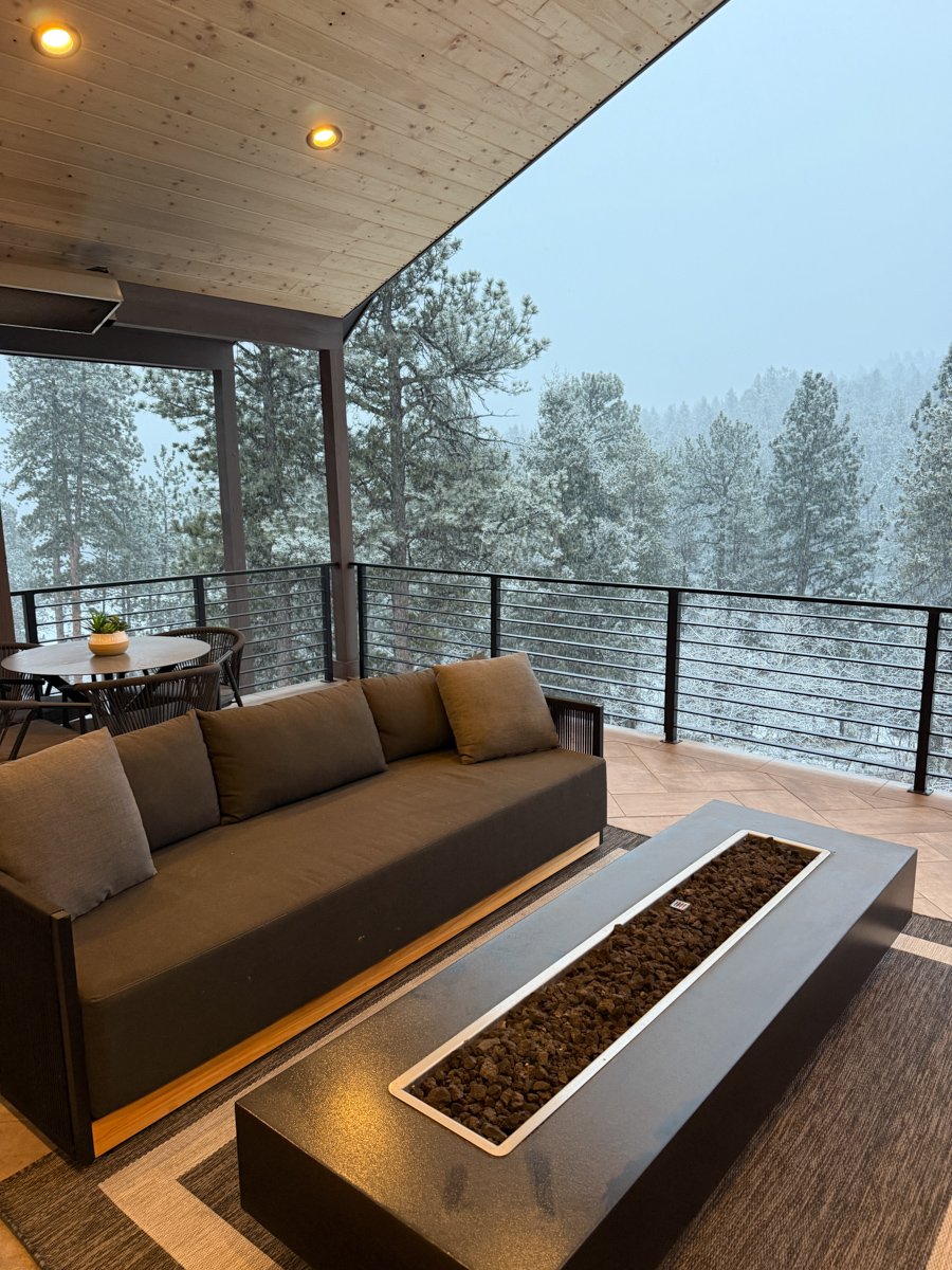 Rustic Form-ConiferCO-natural-light-photography-studio-lifestyle-photoshoot-location--5.jpg