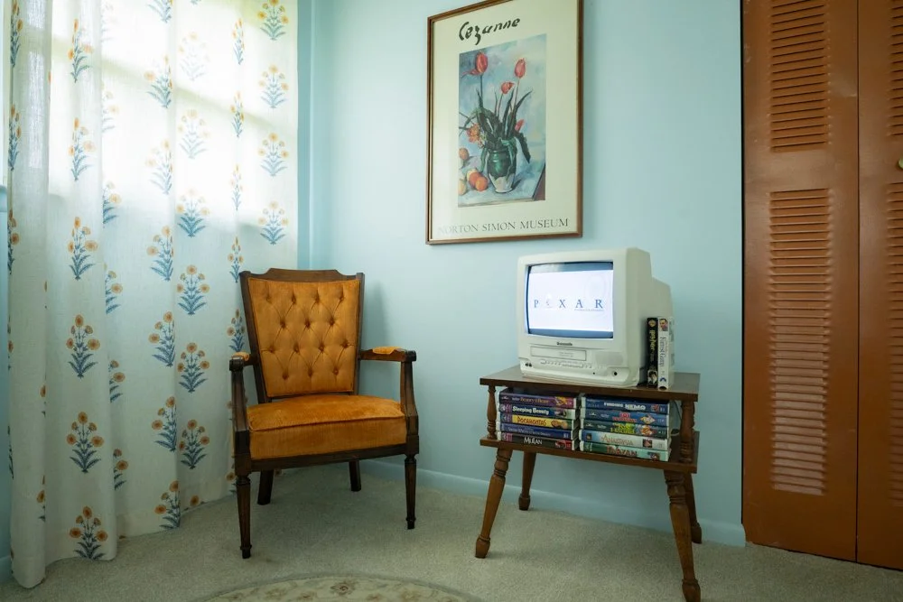 Vintage Lounge-LouisvilleKY-natural-light-photography-studio-lifestyle-photoshoot-location--35.jpg