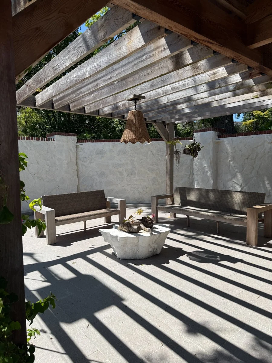 Poolside Manor-TarponSpringsFL-natural-light-photography-studio-lifestyle-photoshoot-location-7.jpg