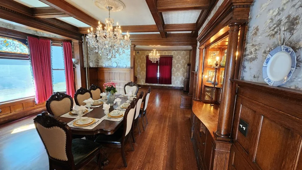 Gilded Manor-MinneapolisMN-natural-light-photography-studio-lifestyle-photoshoot-location-6.jpg