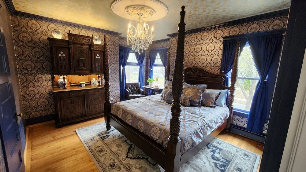 Gilded Manor-MinneapolisMN-natural-light-photography-studio-lifestyle-photoshoot-location-14.jpg