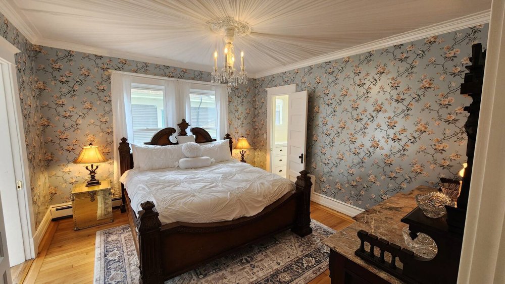 Gilded Manor-MinneapolisMN-natural-light-photography-studio-lifestyle-photoshoot-location-16.jpg