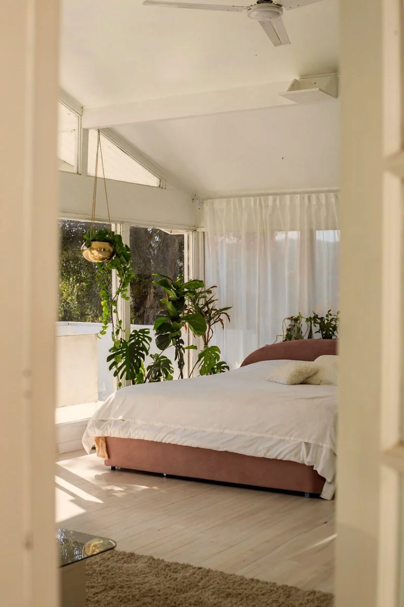 Caster House-TarzanaCA-light-photography-studio-lifestyle-photoshoot-location-36.jpg