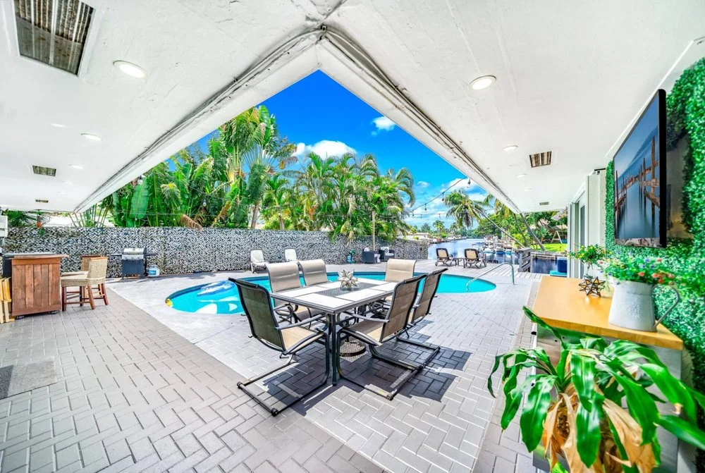 Tiki Paradise-Ft. LauderdaleFL-light-photography-studio-lifestyle-photoshoot-location-15.jpg
