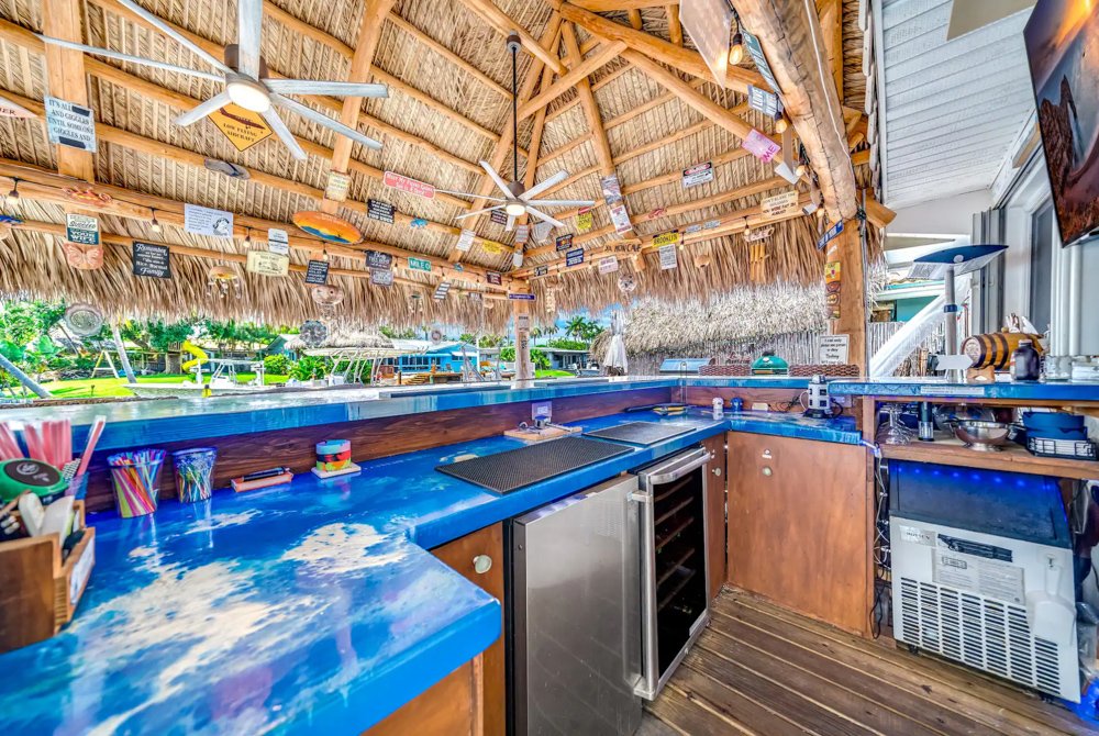 Tiki Paradise-Ft. LauderdaleFL-light-photography-studio-lifestyle-photoshoot-location-19.jpg