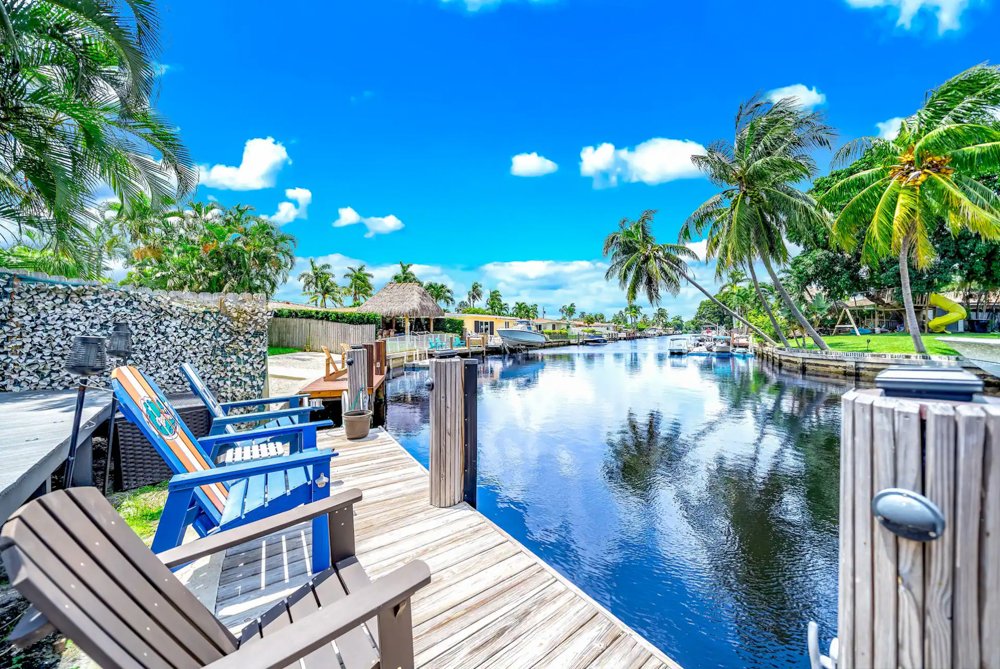 Tiki Paradise-Ft. LauderdaleFL-light-photography-studio-lifestyle-photoshoot-location-22.jpg