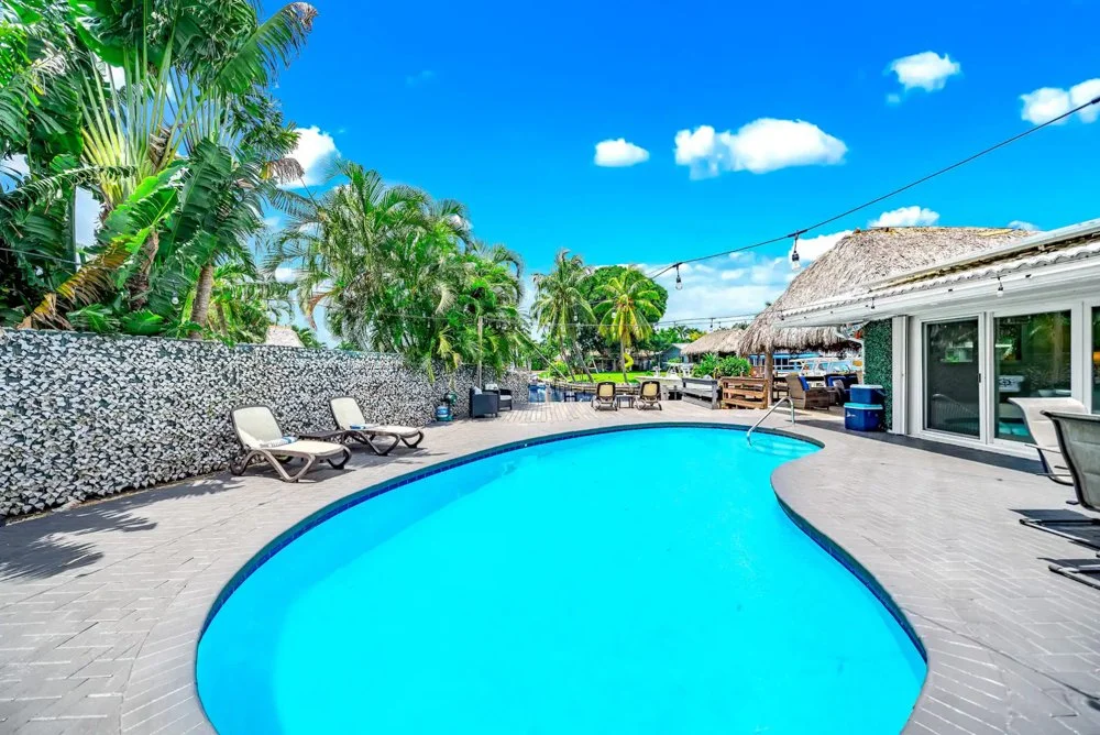 Tiki Paradise-Ft. LauderdaleFL-light-photography-studio-lifestyle-photoshoot-location-23.jpg