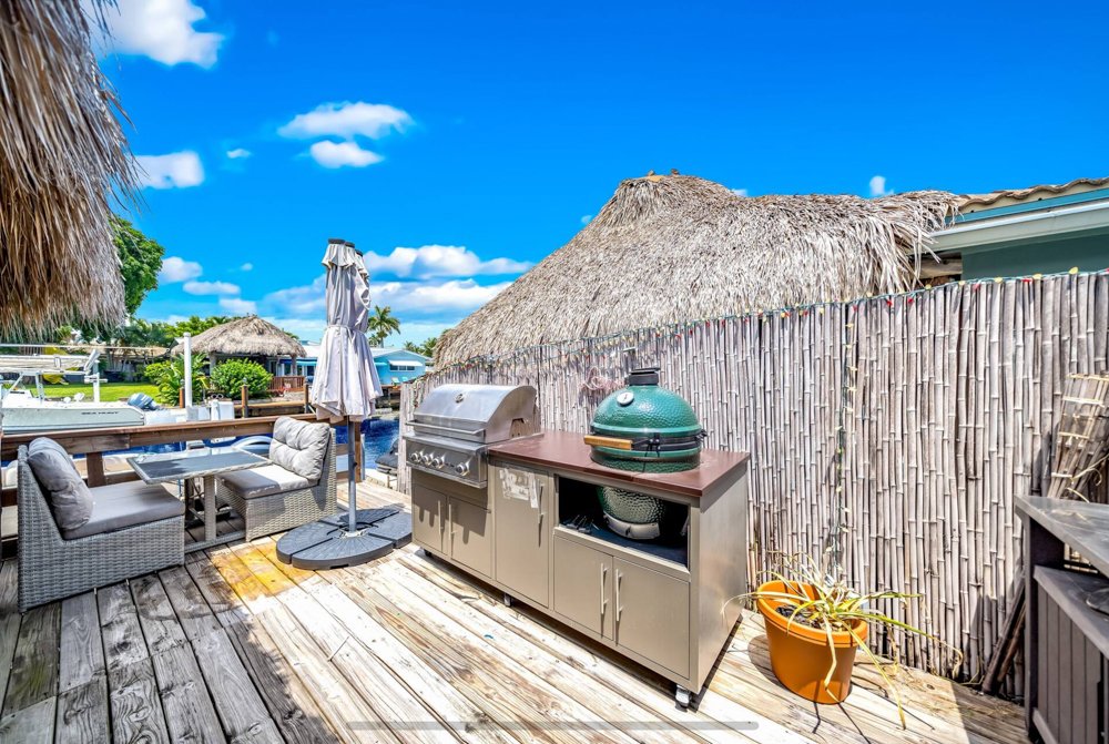 Tiki Paradise-Ft. LauderdaleFL-light-photography-studio-lifestyle-photoshoot-location-24.jpg