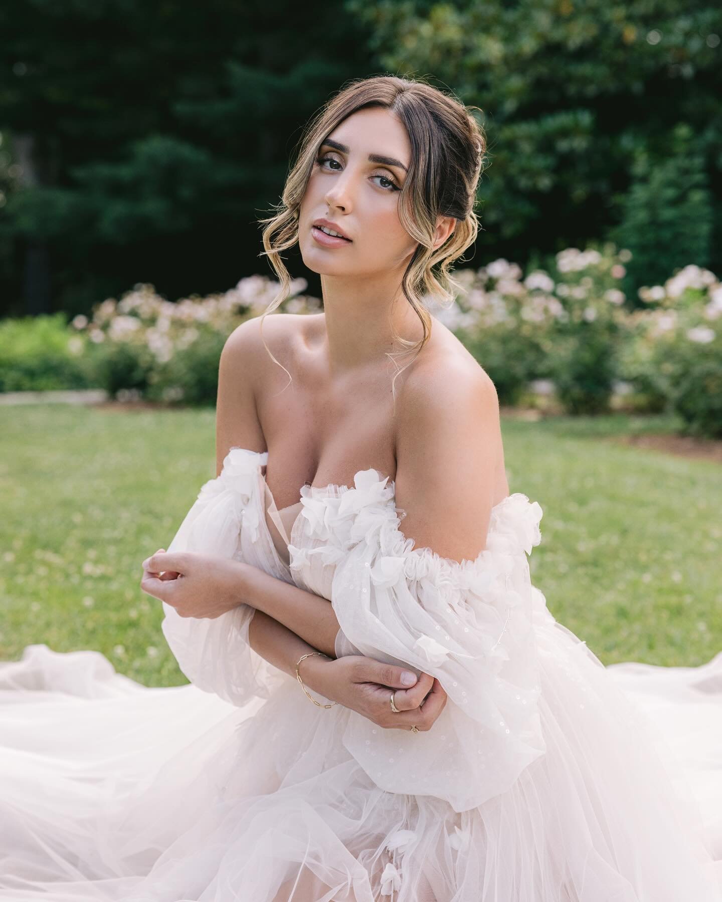 A very fun bridal editorial with an incredible team! A huge shoutout to @michelewildermanbridal for bringing us all together 💕

Photo @kristenhudsonnichols @nicnichols 
Makeup @michelewildermanbridal @michelewildermanmakeup 
Hair @ashleynicolehairst