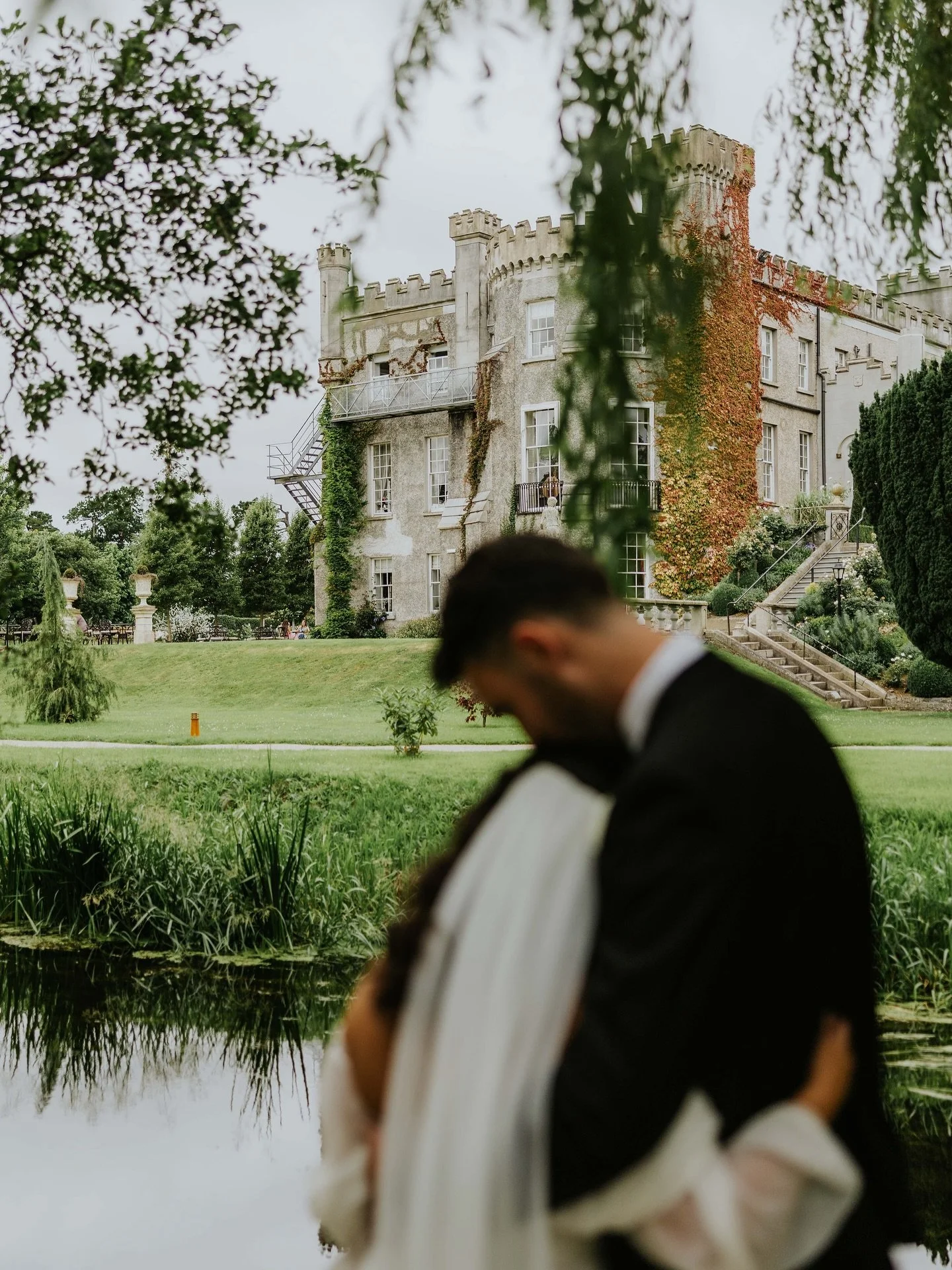 Alaina &amp; Dave ❤️📸

@river_flow_films 
@reflectionsbridallisburn 
@bellinghamcastle 
@claremccabebeauty 
@_split_enz_ 
@ceallachreid_ 
@brendan_mulholland_musician 
@thenooksmusic 
@theflower_barrow