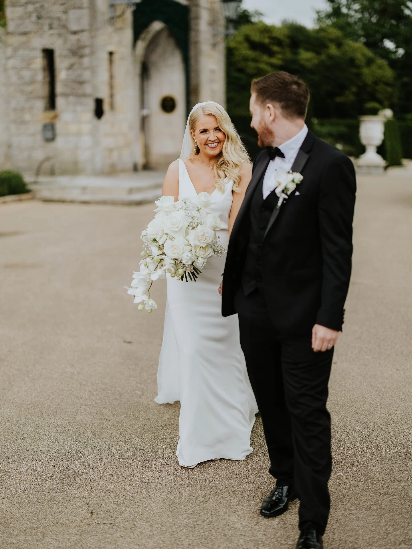 Rachel &amp; Aidan ❤️📸

@cabracastlehotel 
@marymhair 
@rpmmedia.info 
@bronagh_trainor_makeup 
@vintagevioletflorist 
@stephenraffertymusic 
@dj_magiggs 
@stephenraffertymusic 
@loveandlens.ni
@annamooremusic 
@scalastrings