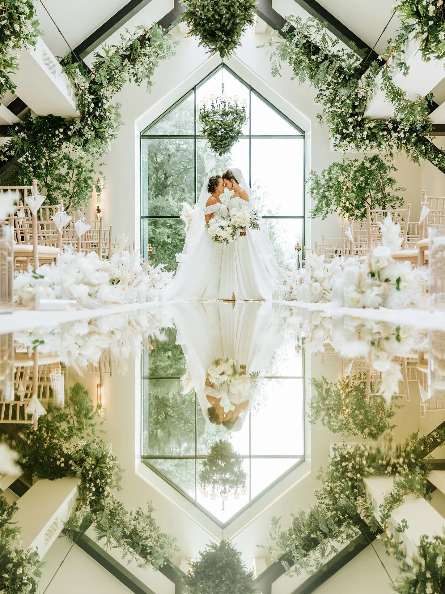 Shannon &amp; Michaela 😍 🏳️&zwj;🌈📸

@cabracastlehotel 
@romanticcastlesofireland 
@theflower_barrow 
@promediahouse.ie 
@ellen.lunney 
@danibelle_weddinghair 
@perfectdaybridallurgan_ 
@humanistcelebrant.ie 
@dousafavourbelfast 
@personal_touch_w