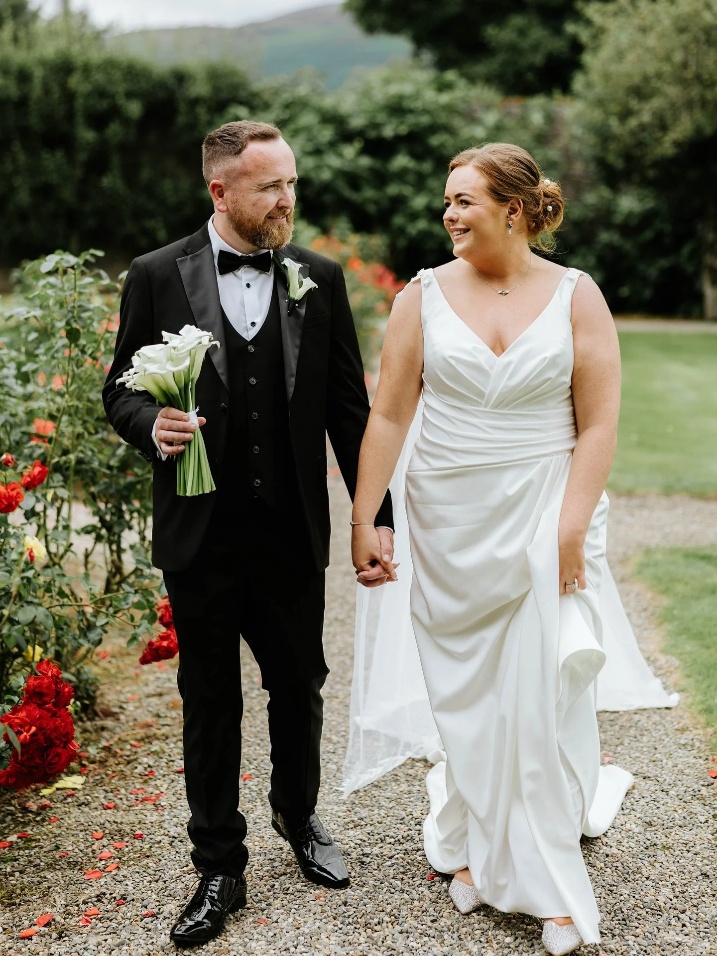 Rebecca &amp; Colum ❤️📸

@lauramcnamee_makeup 
@theprofessionalsweddingband 
@hanmademedia 
@oliveandlilly 
@naomisballynahinch 
@perfectdaybridallurgan_