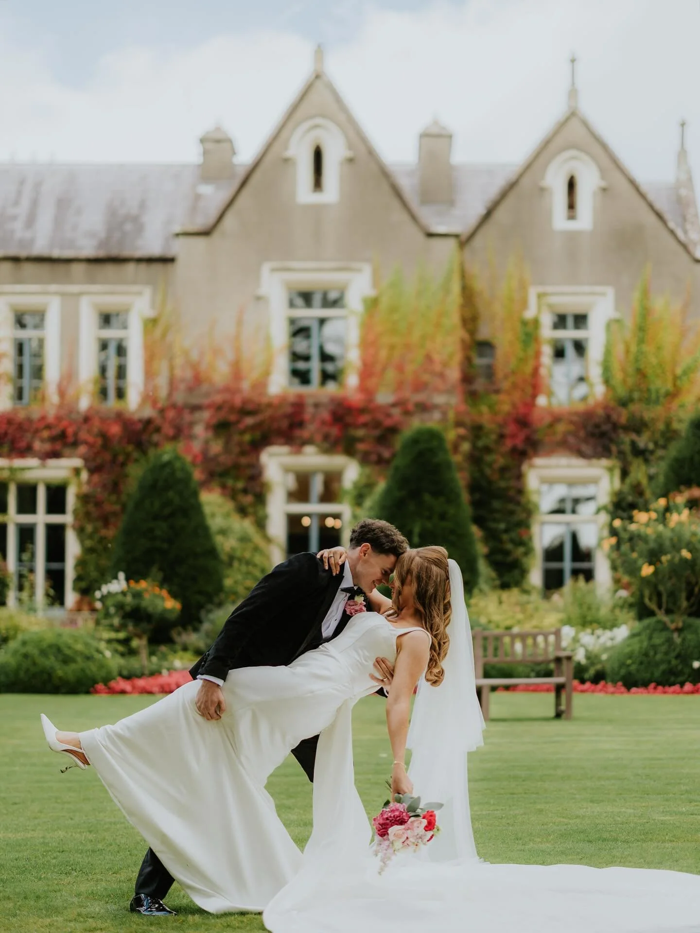 Helena &amp; David ❤️📸 

@ballymascanlonhotel 
@perfectdaybridallurgan_ 
@thedresshouse1 
@dj_magiggs 
@brenda_valentinemua 
@headlines_hairstudio_newcastle 
@rpmmedia.info