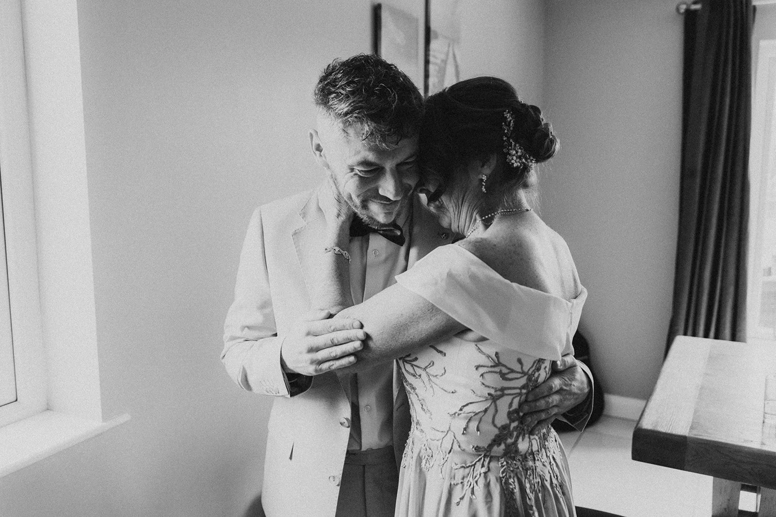 Axelle & Neil | Rossharbour Resort Boa Island-41.jpg
