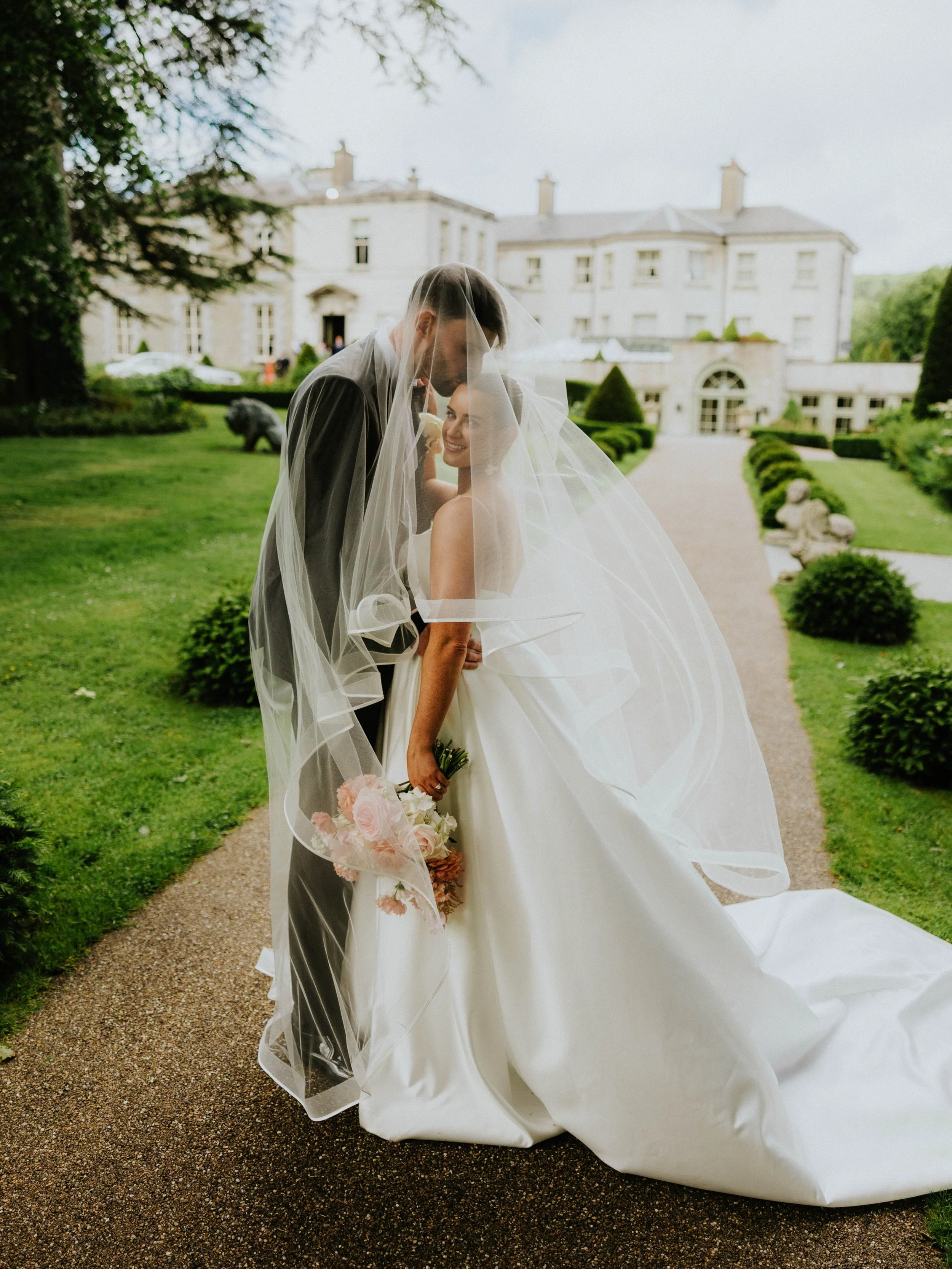 Finola &amp; Gordon ❤️

@tankardstownhouse
@rpmmedia.info 
@theflower_barrow 
@marymhair 
@fmmakeup 
@lauramcnamee_makeup 
@dj_magiggs 
@thenooksmusic 
@momentsphotobooth.ni 
@joe.kenny.piano 
@harpist_mariaboyle 
@binghamsmenswear 
@rosieetiennebrid
