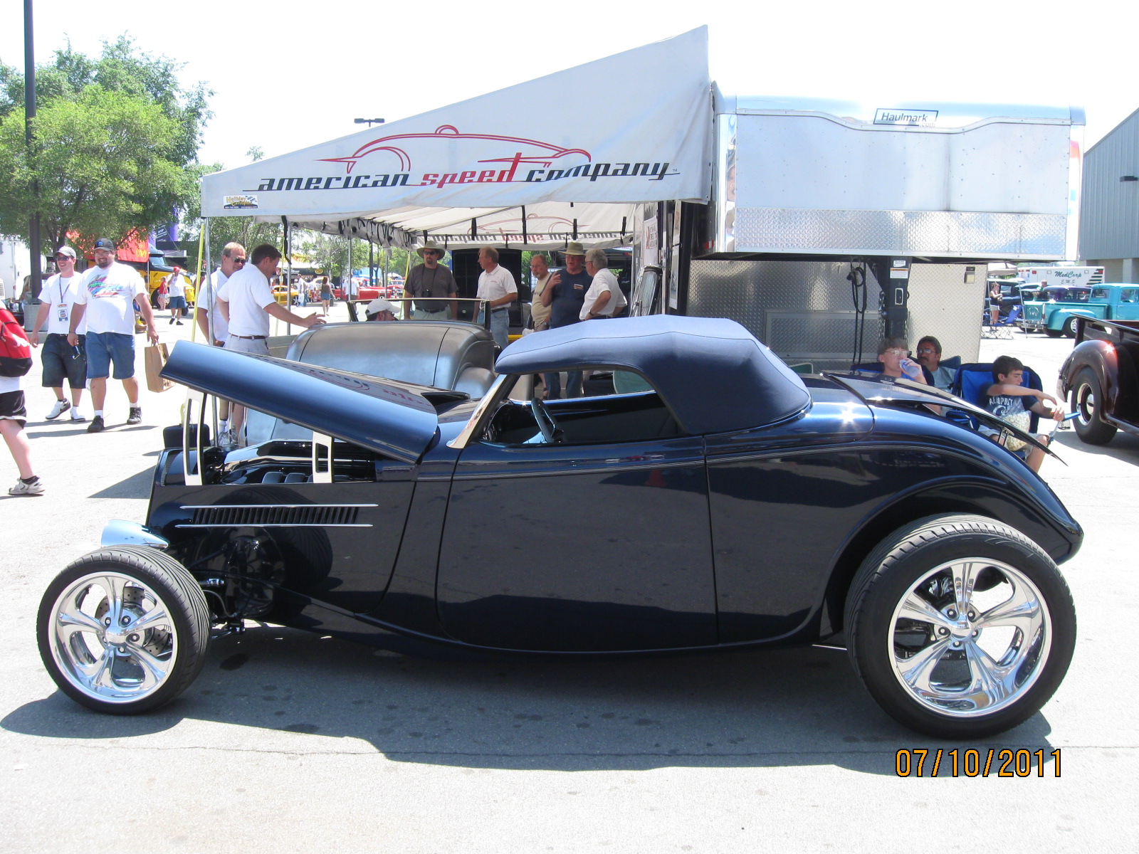 1933 Ford 275.JPG