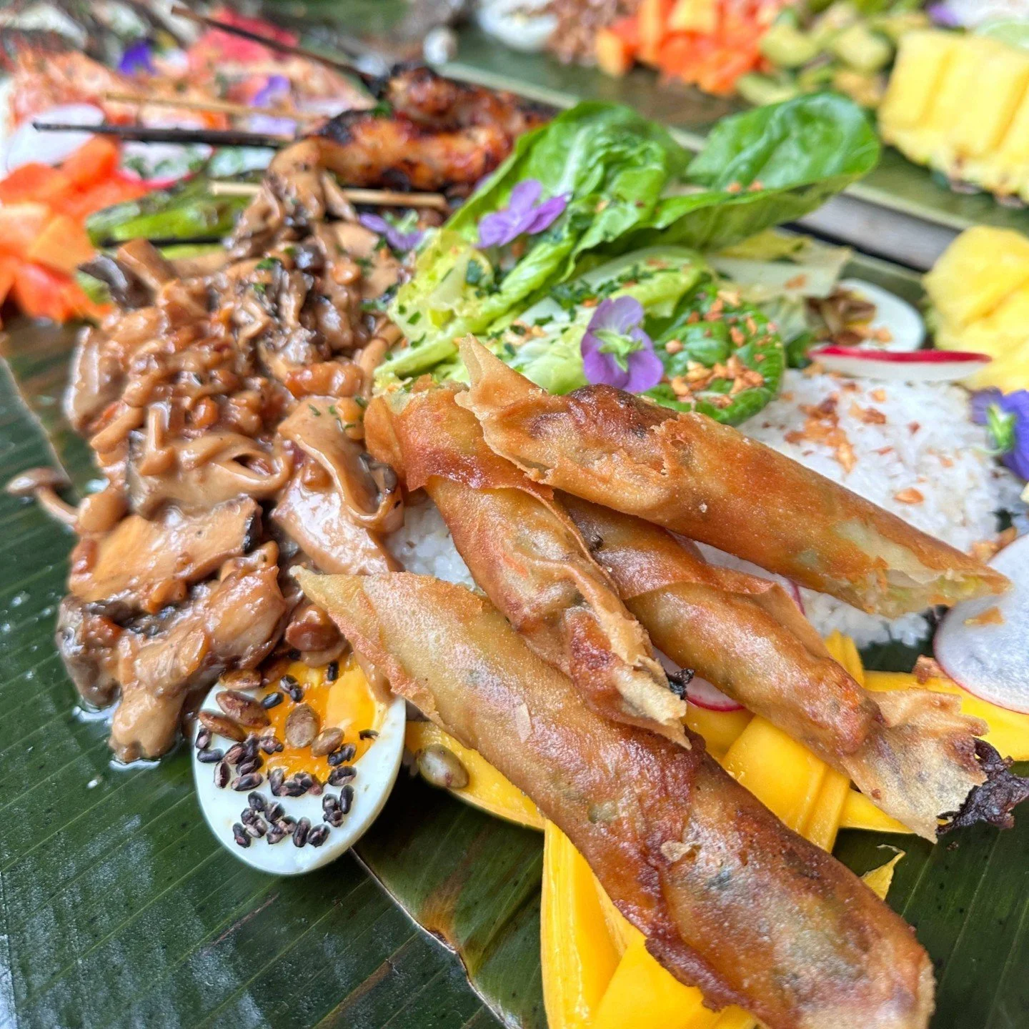 Our house lumpia are always the first to go on our Kamayan Boards. Come and see why! 👀😋