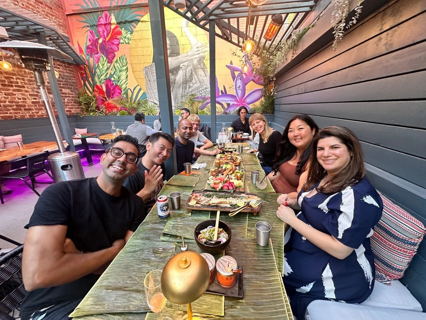 Time to get HANDS ON 😋👫 DM us to snag a table on our outdoor patio. Bring your favorite people, it's an experience you just can't miss! #KamayanFeast 🍽️✨