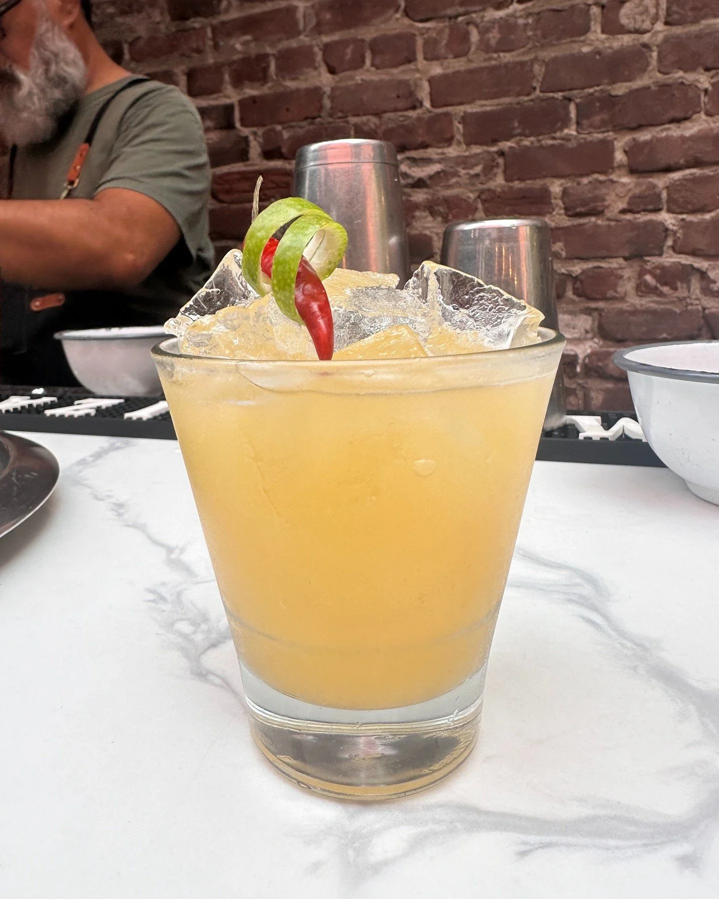 Cheers to December! 🍹✨ and welcome in our Manila Ice cocktail. A touch sweet and a touch spicy.  Sound familiar? #SojuCocktail #MestizaSF