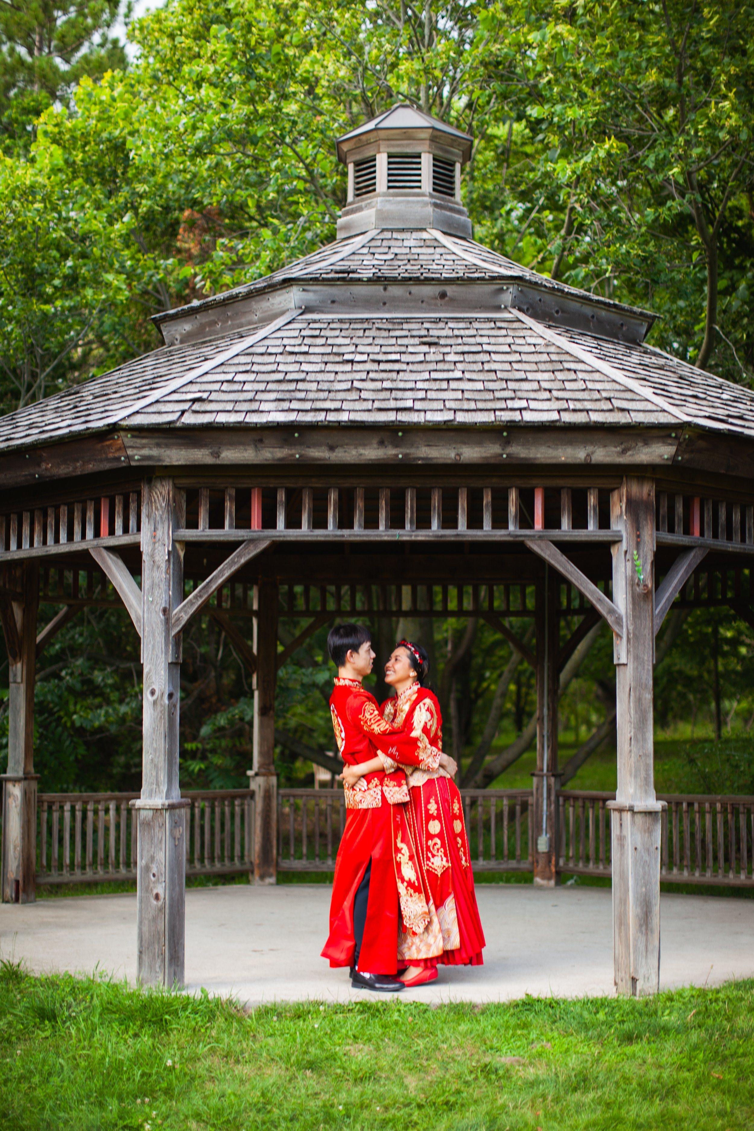 Guelph Arboretum Engagement Photoshoot -02.jpg