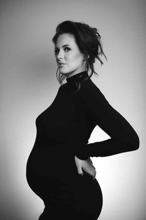 Black and White Maternity Pregnancy Photo Shoot Toronto-2.jpg