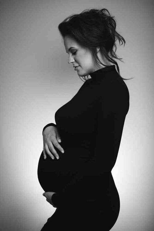 Black and White Maternity Pregnancy Photo Shoot Toronto-1.jpg