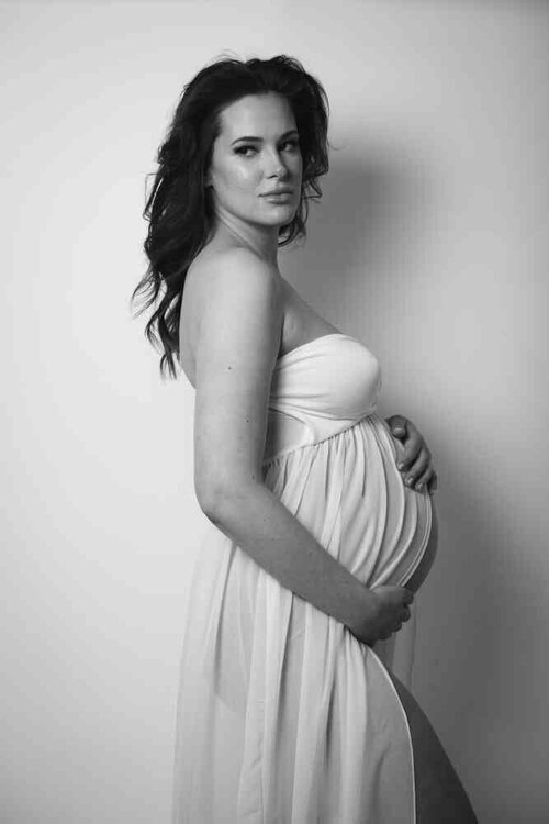Black and White Maternity Pregnancy Photo Shoot Toronto-4.jpg