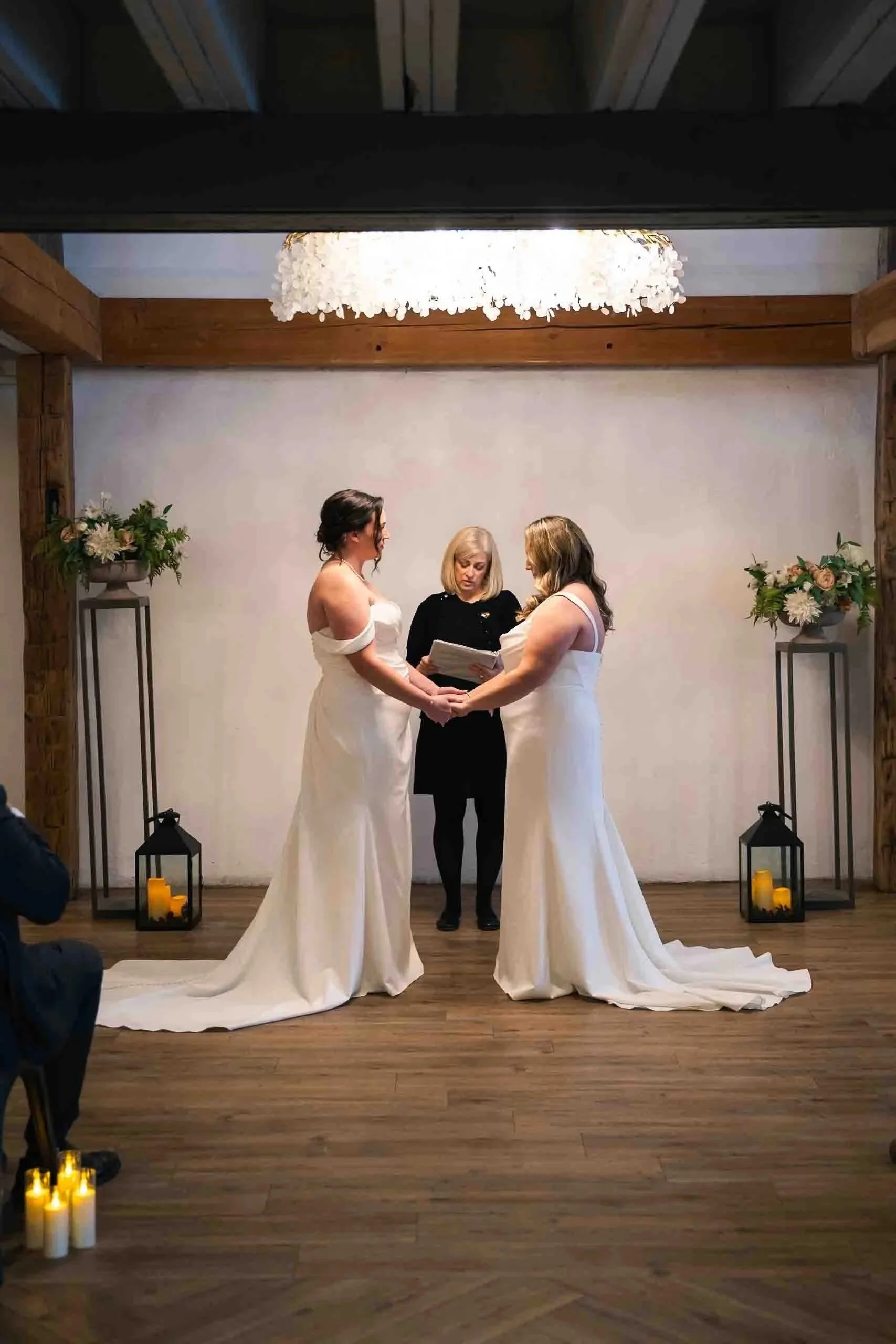 Timber Barn Wedding Photography in St Jacobs, Ontario (Jen &amp; Brooke)