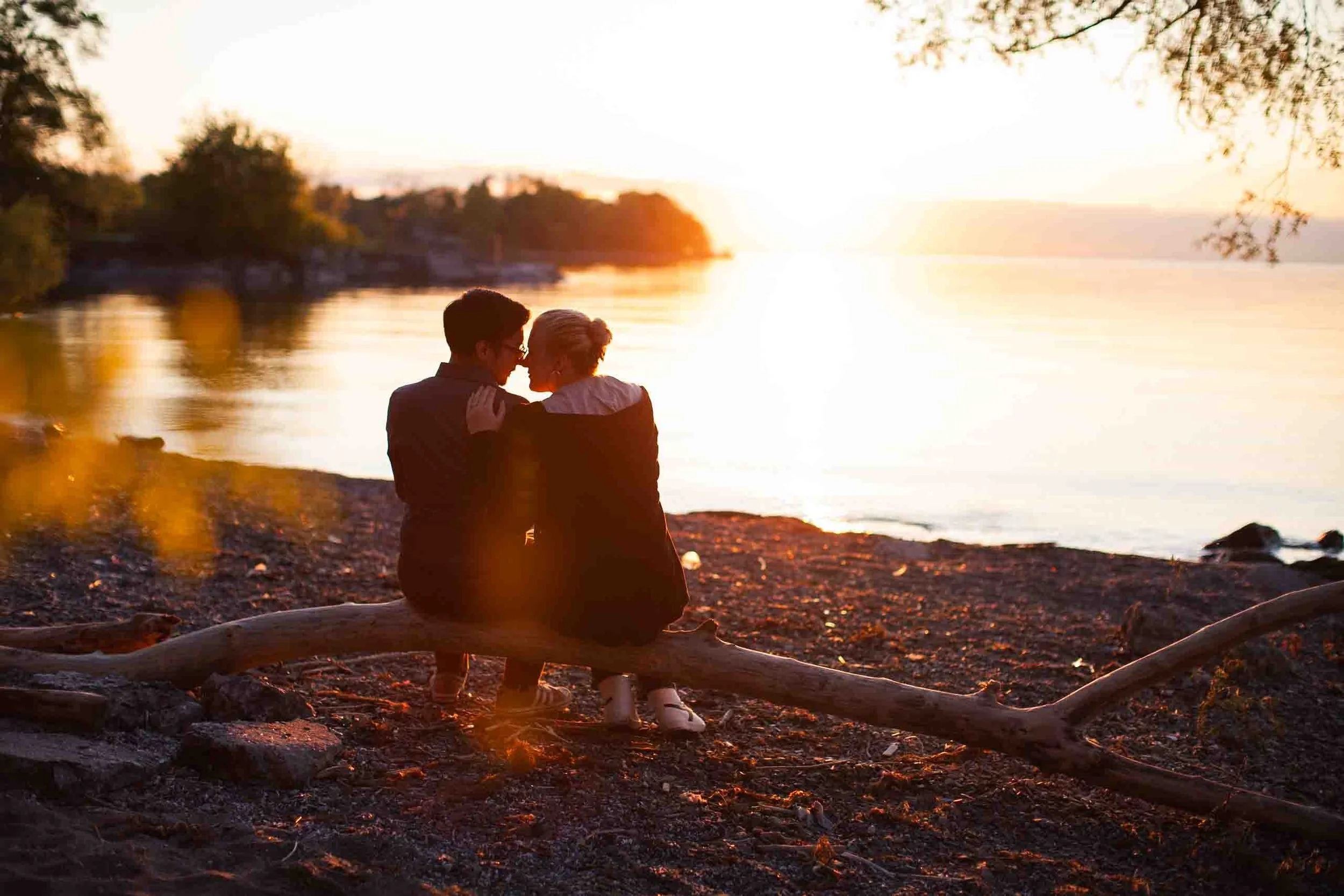 richards-memorial-park-sunrise-engagement-photoshoot-mississauga-candid-editorial.jpg102.jpg
