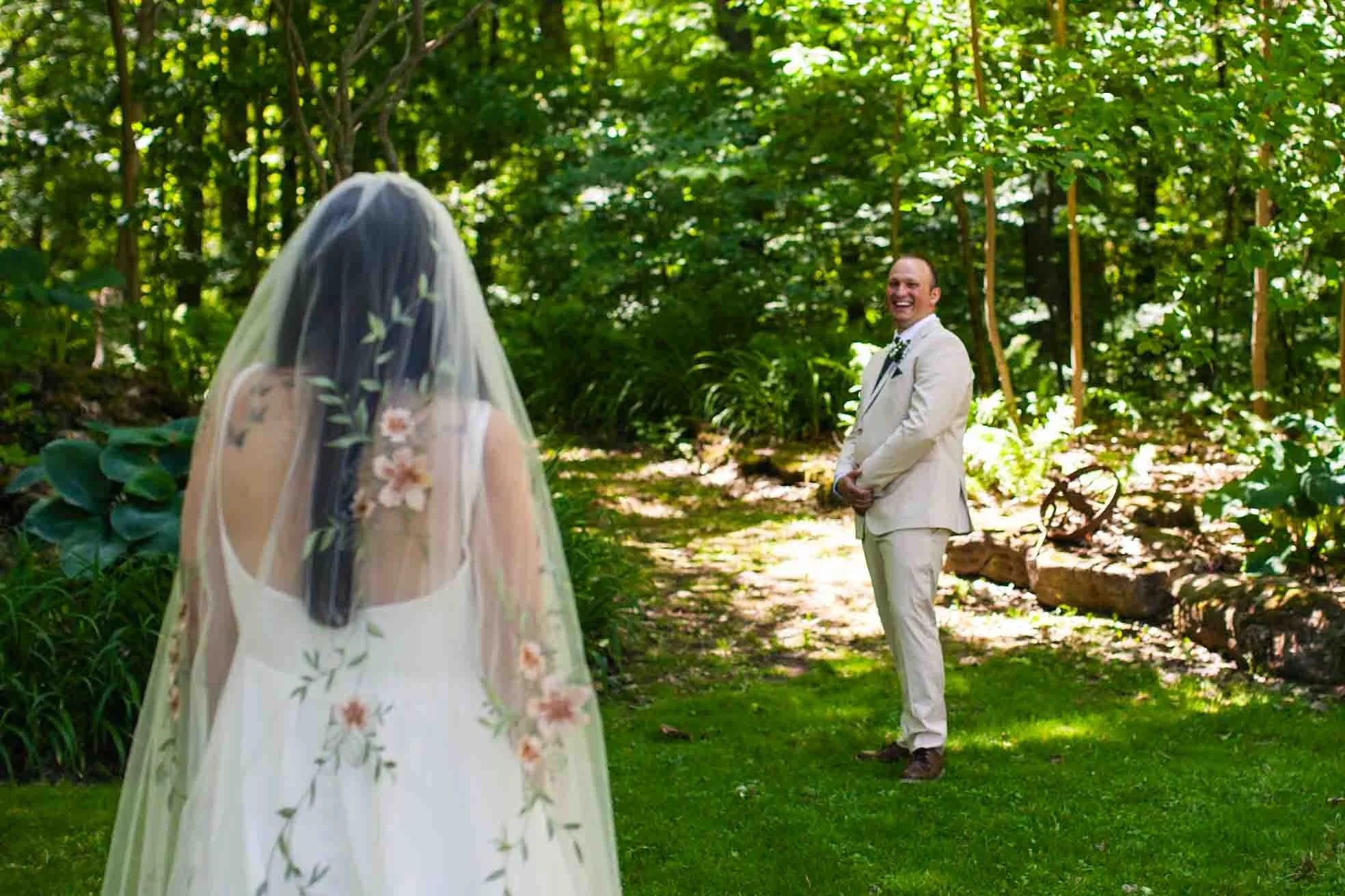 cambridge-ontario-garden-wedding-photography-couple-portraits-5.jpg