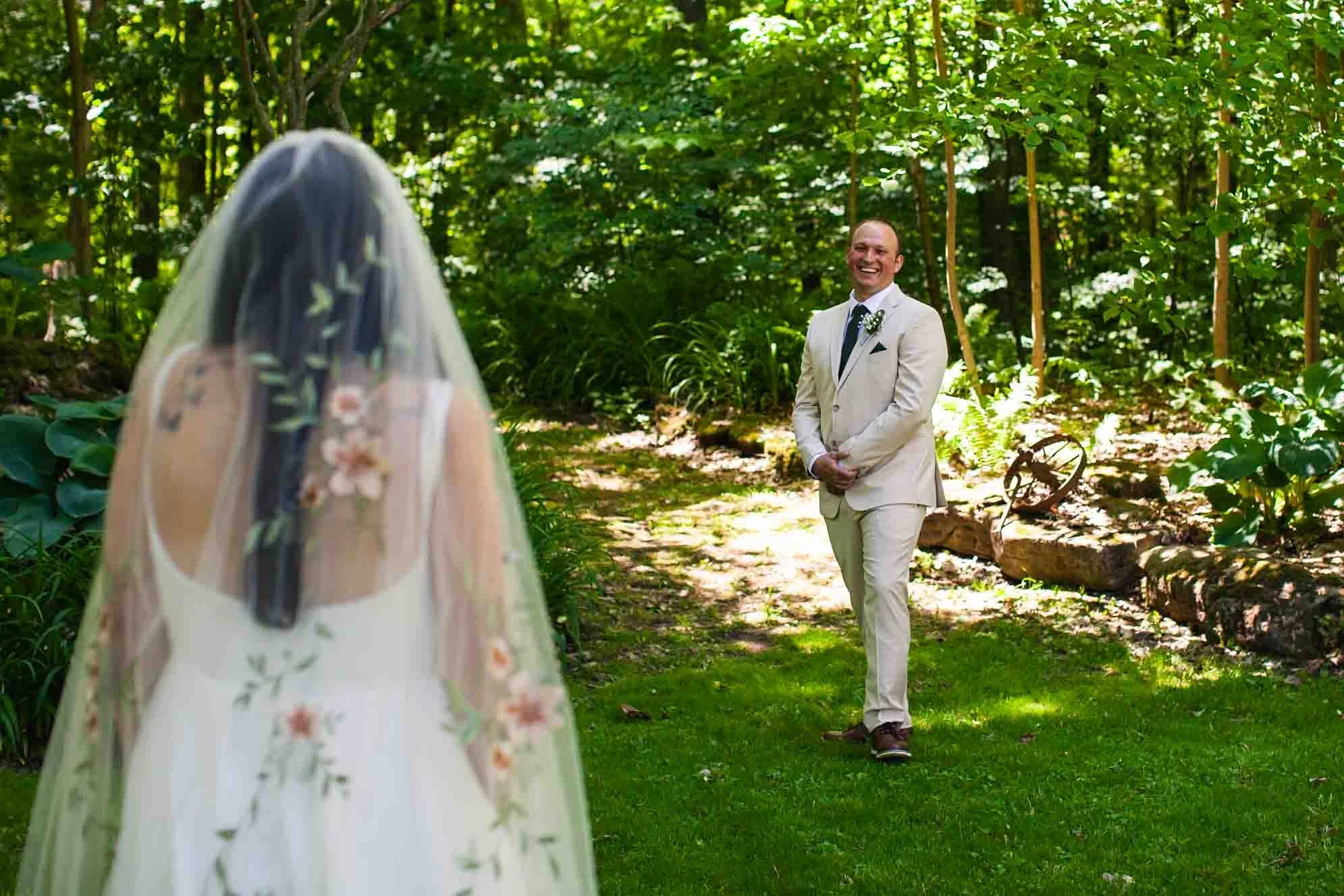 cambridge-ontario-garden-wedding-photography-couple-portraits-6.jpg