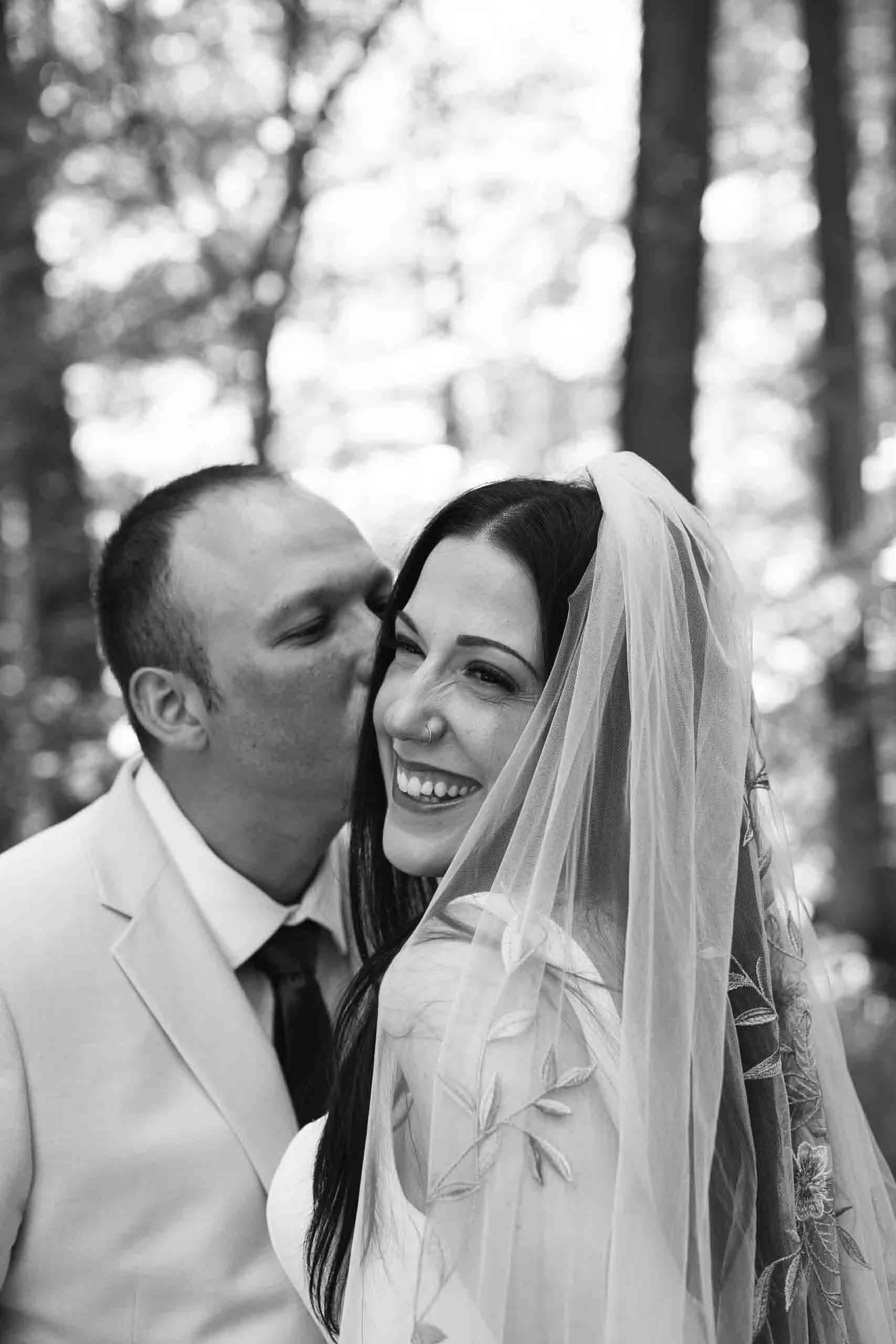 cambridge-ontario-garden-wedding-photography-couple-portraits-17.jpg