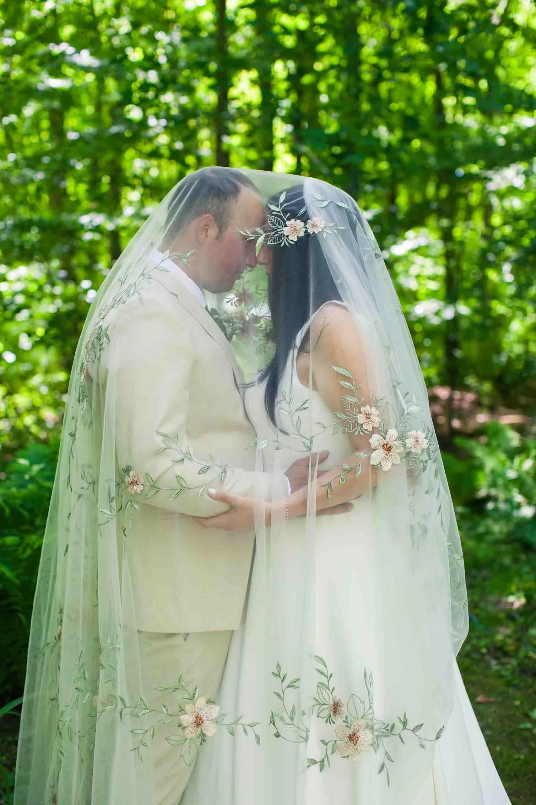 cambridge-ontario-garden-wedding-photography-couple-portraits-18.jpg