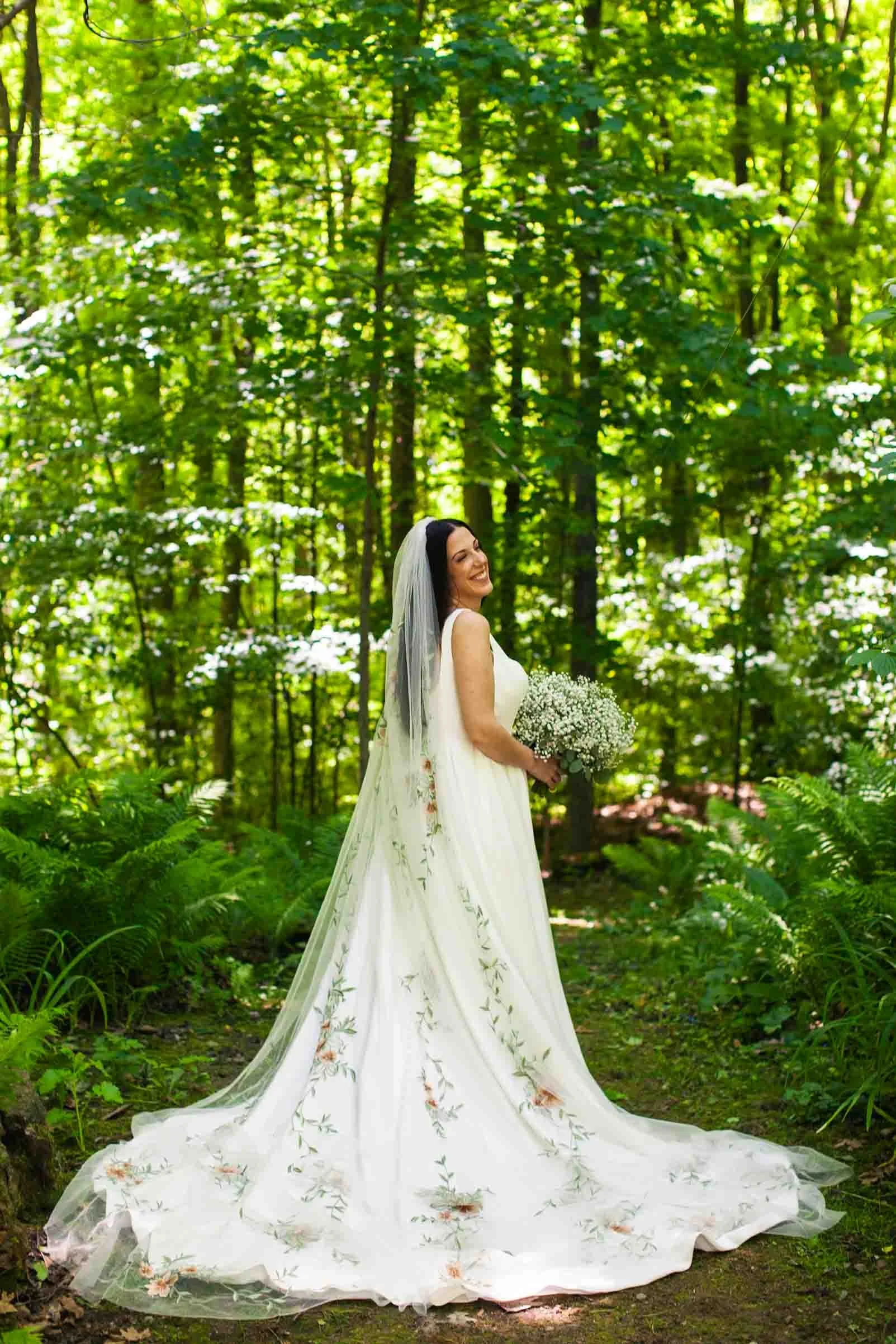 cambridge-ontario-garden-wedding-photography-couple-portraits-21.jpg
