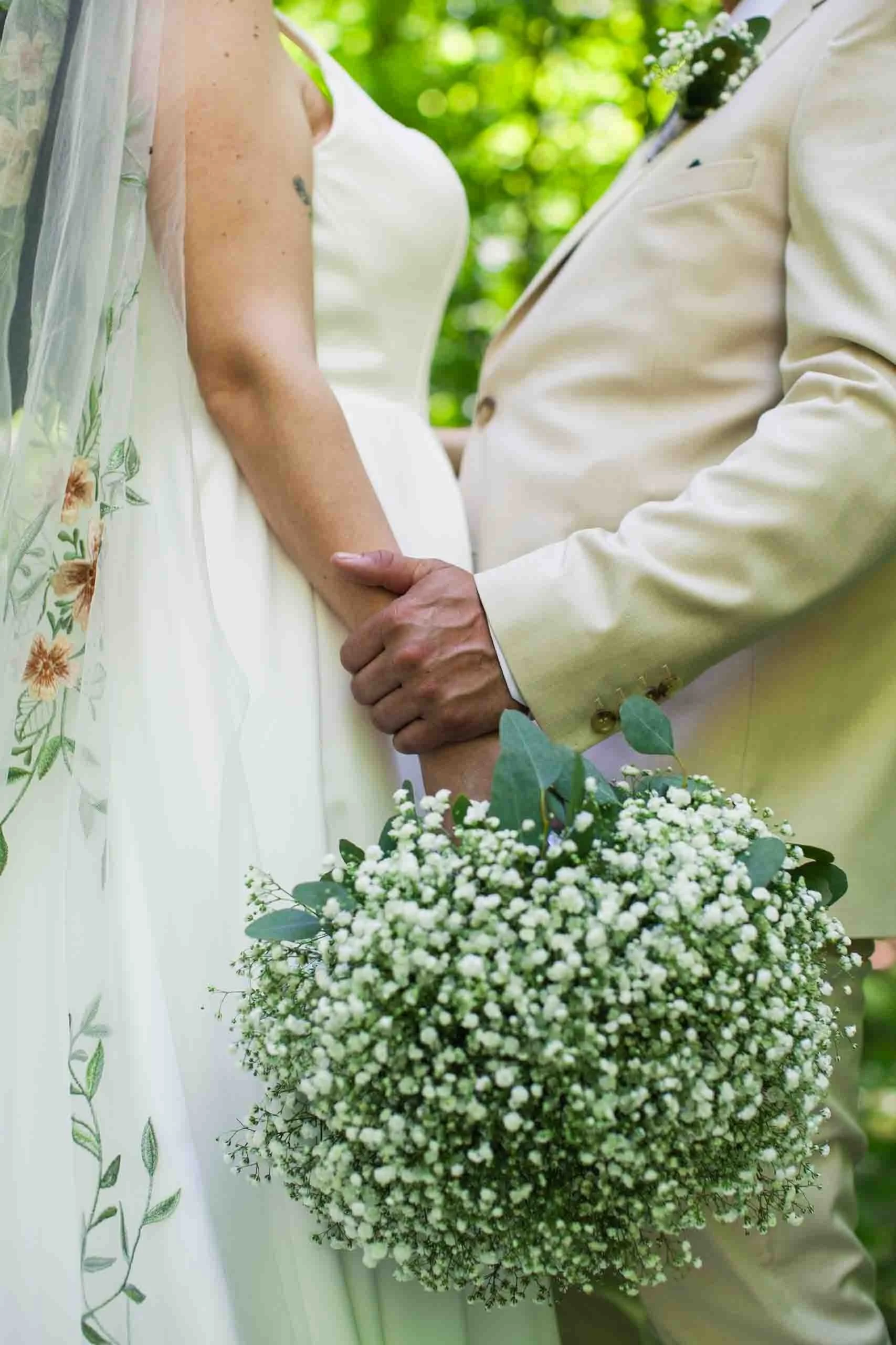 cambridge-ontario-garden-wedding-photography-couple-portraits-24.jpg