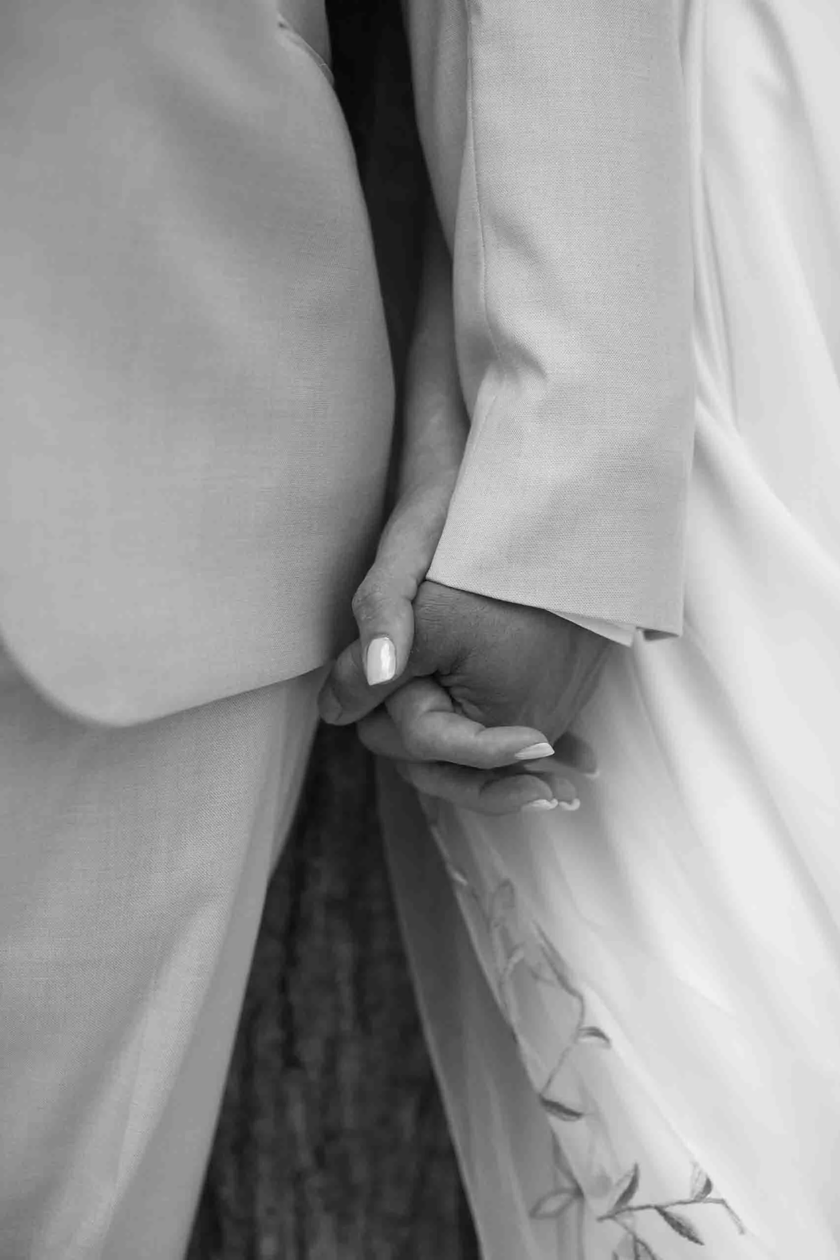 cambridge-ontario-garden-wedding-photography-couple-portraits-25.jpg