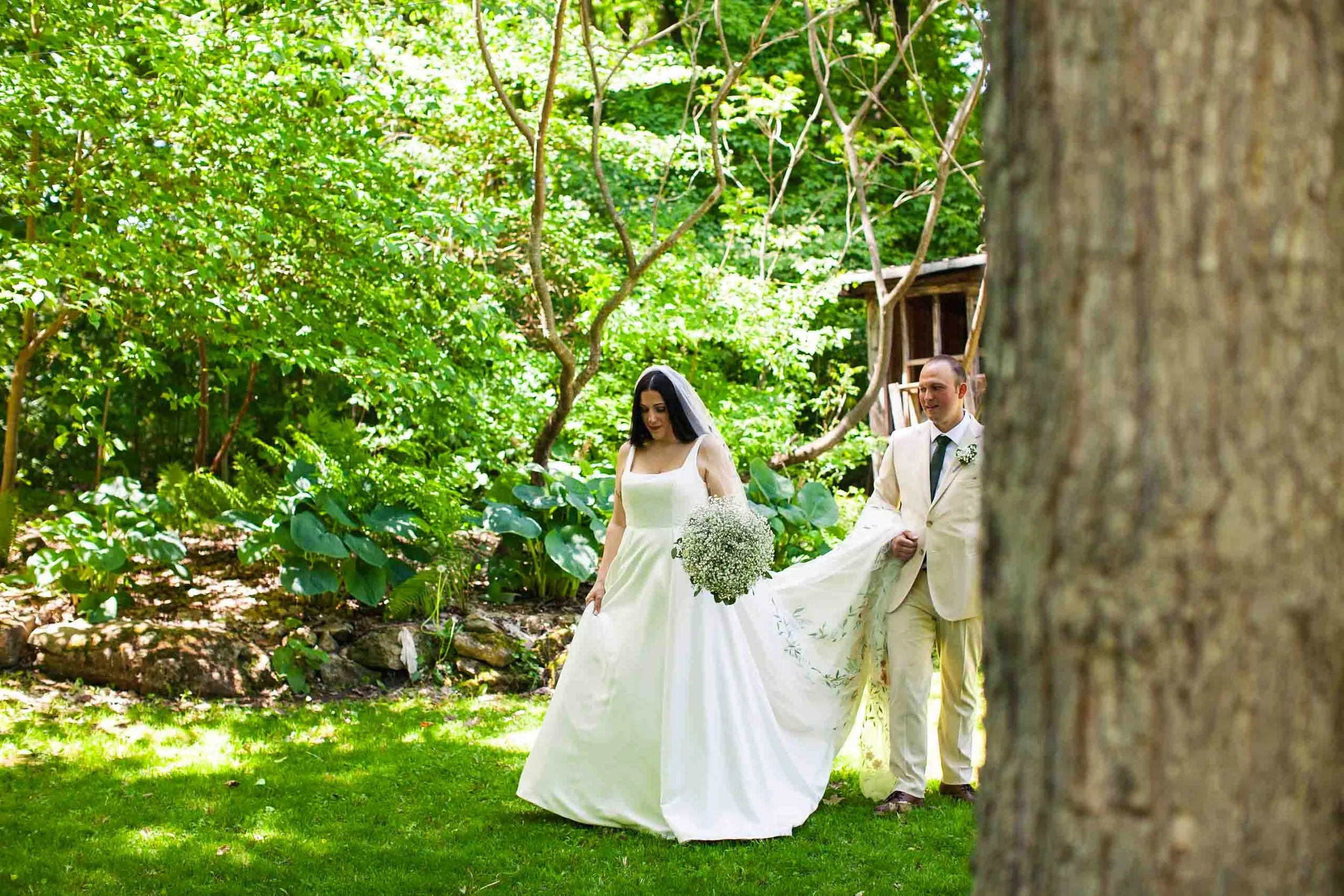 cambridge-ontario-garden-wedding-photography-couple-portraits-27.jpg