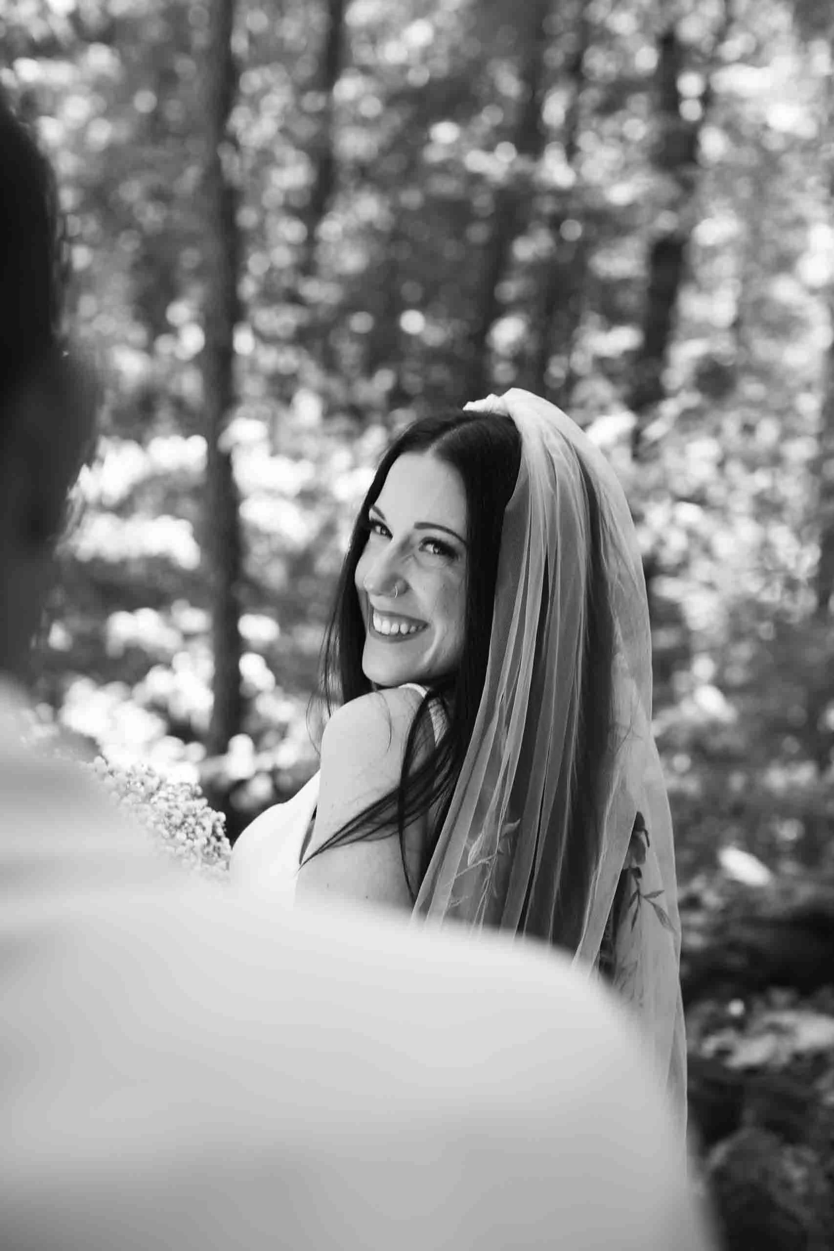 cambridge-ontario-garden-wedding-photography-couple-portraits-32.jpg