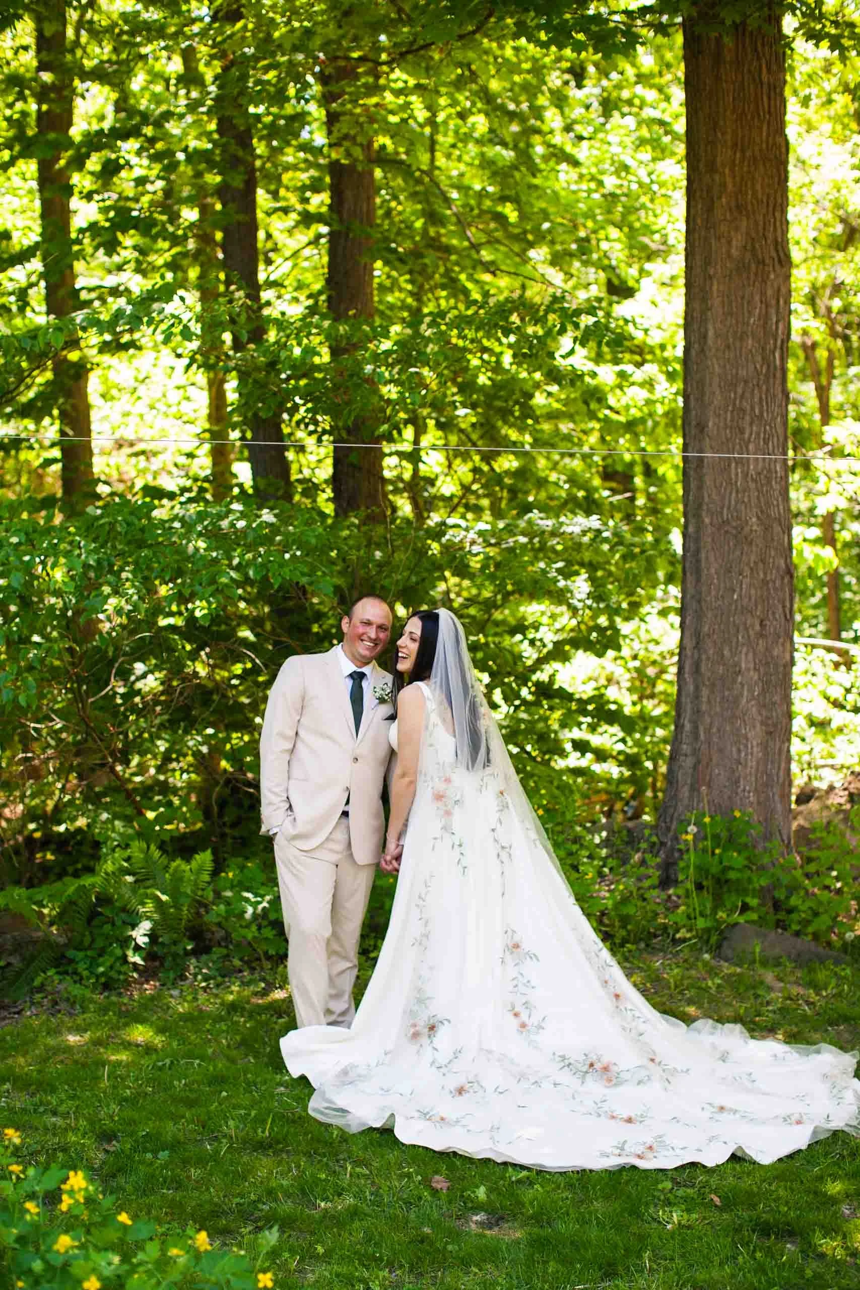 cambridge-ontario-garden-wedding-photography-couple-portraits-41.jpg