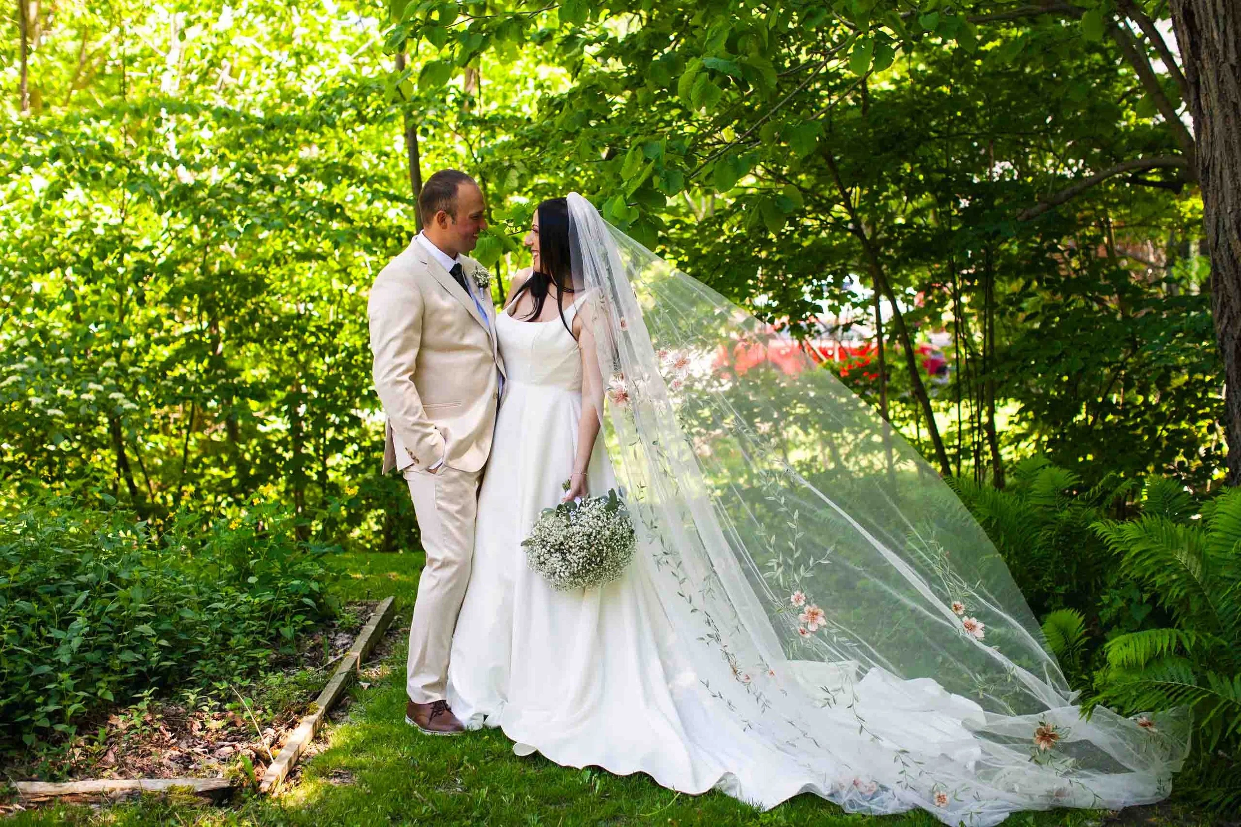cambridge-ontario-garden-wedding-photography-couple-portraits-43.jpg