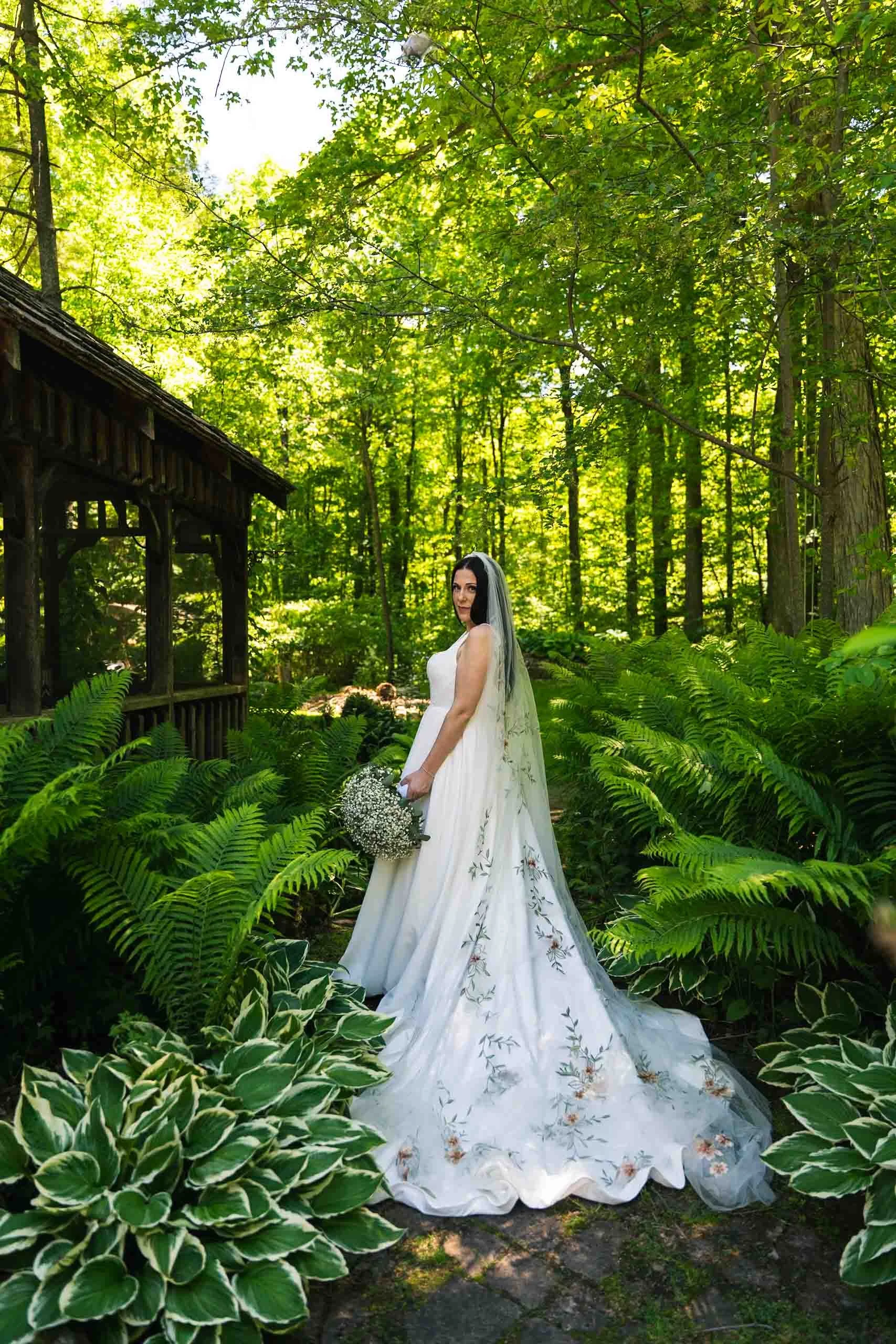cambridge-ontario-garden-wedding-photography-couple-portraits-49.jpg