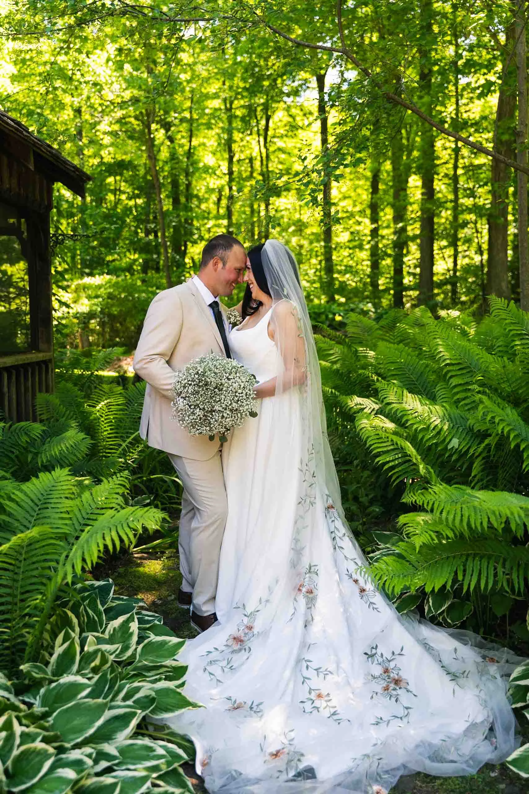 cambridge-ontario-garden-wedding-photography-couple-portraits-55.jpg
