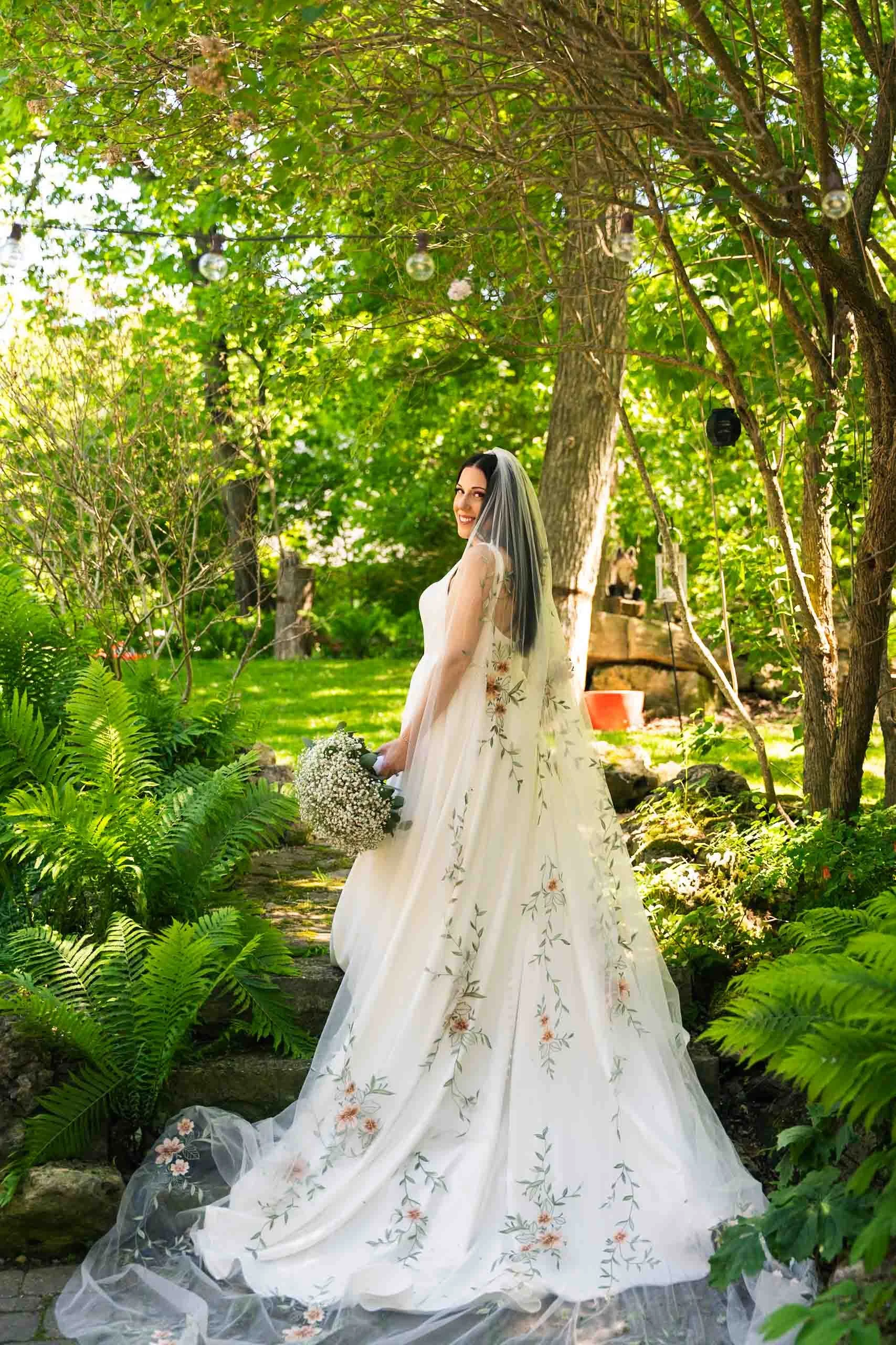 cambridge-ontario-garden-wedding-photography-couple-portraits-59.jpg