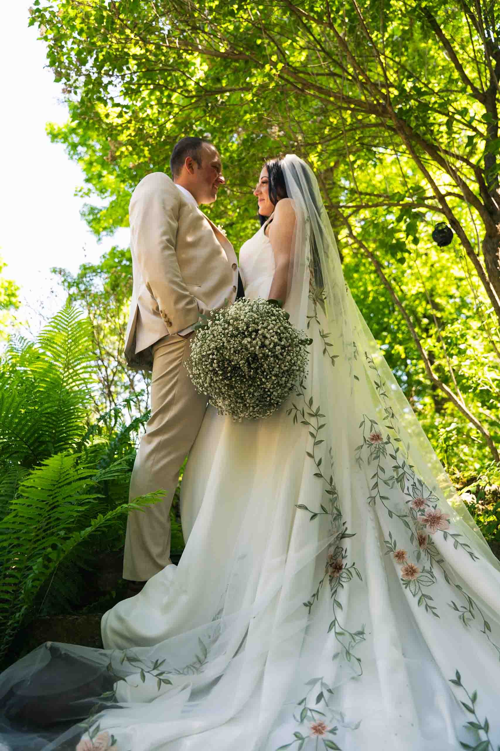 cambridge-ontario-garden-wedding-photography-couple-portraits-61.jpg