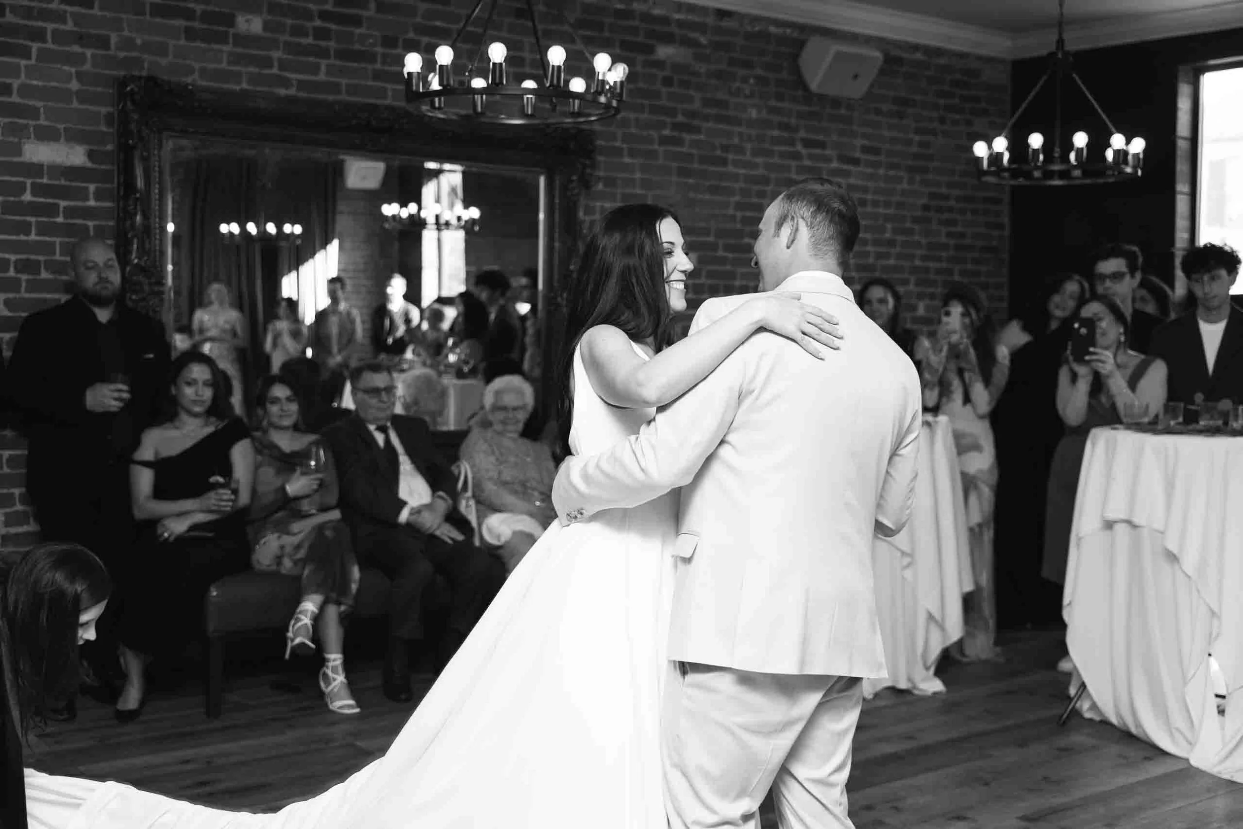 ce-soir-brasserie-bar-wedding-oakville-001.jpg-871.jpg